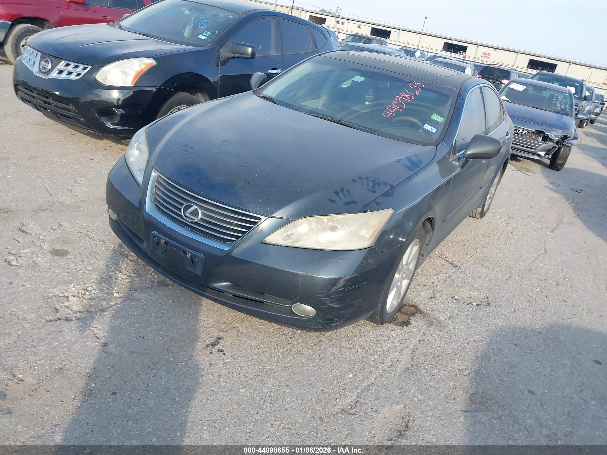 LEXUS ES image 2