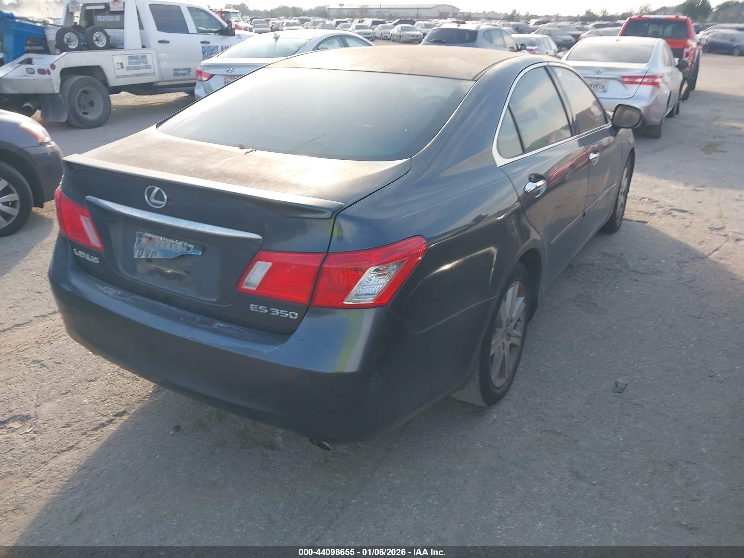 LEXUS ES image 4