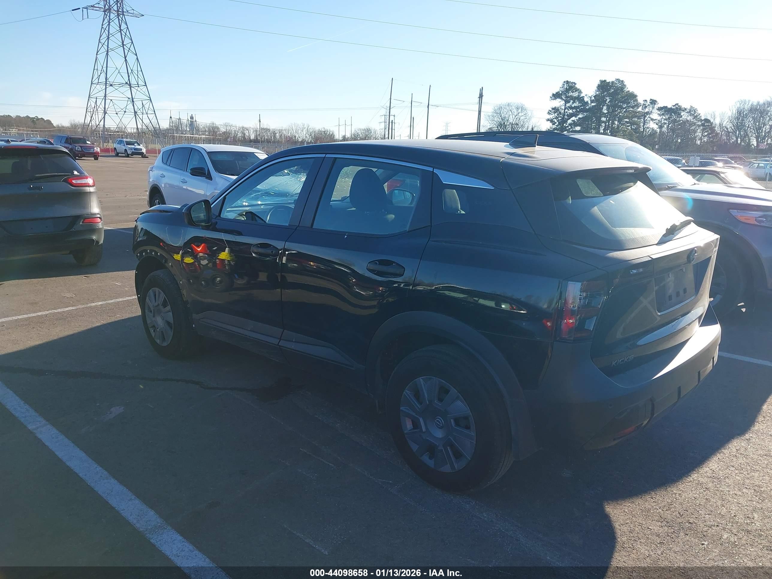 NISSAN KICKS image 3