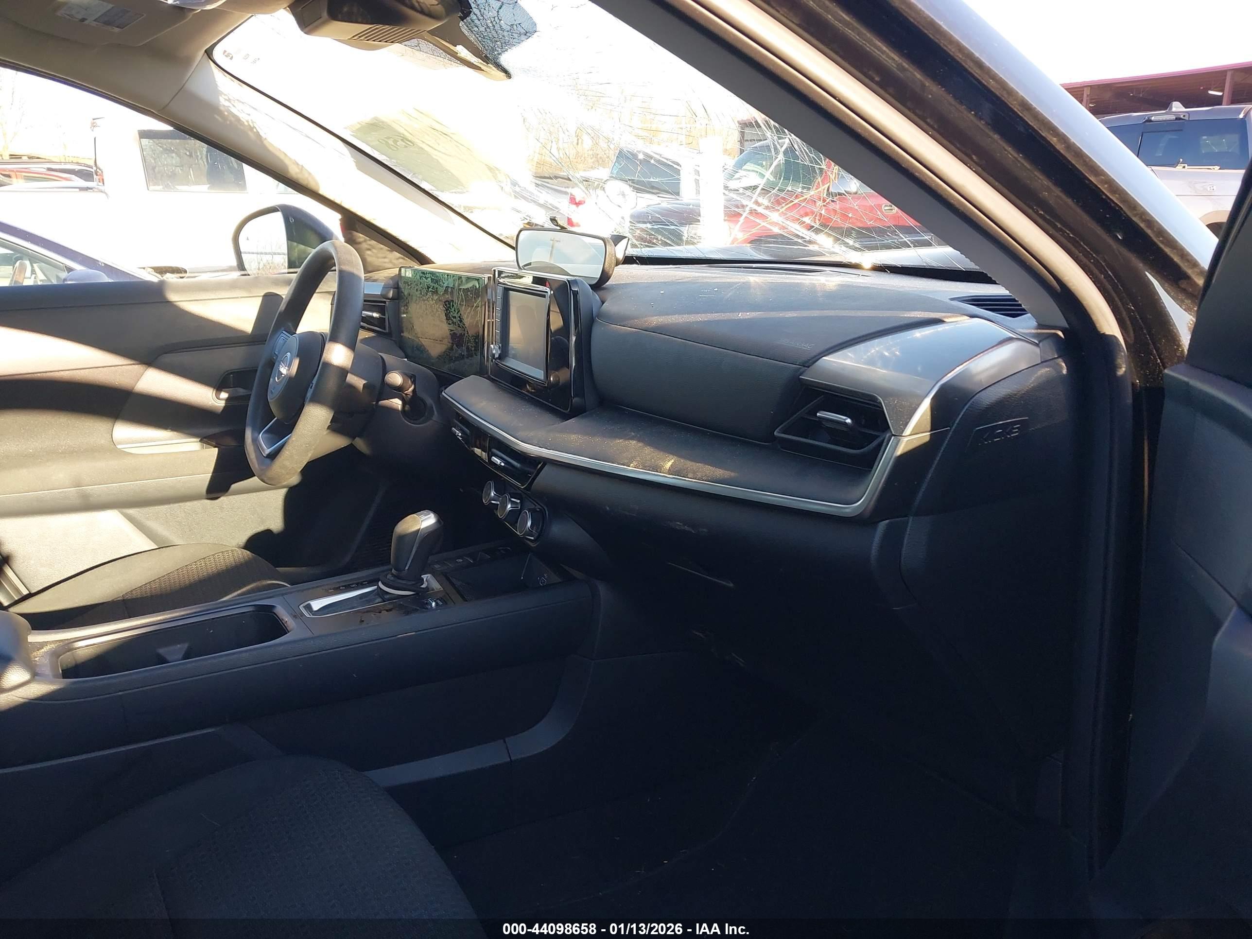 NISSAN KICKS image 5