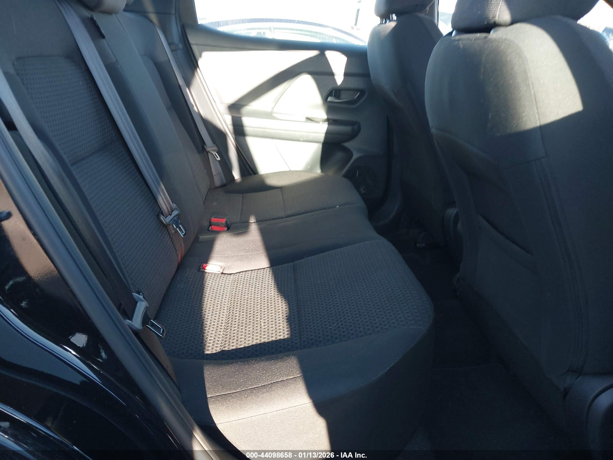 NISSAN KICKS image 8
