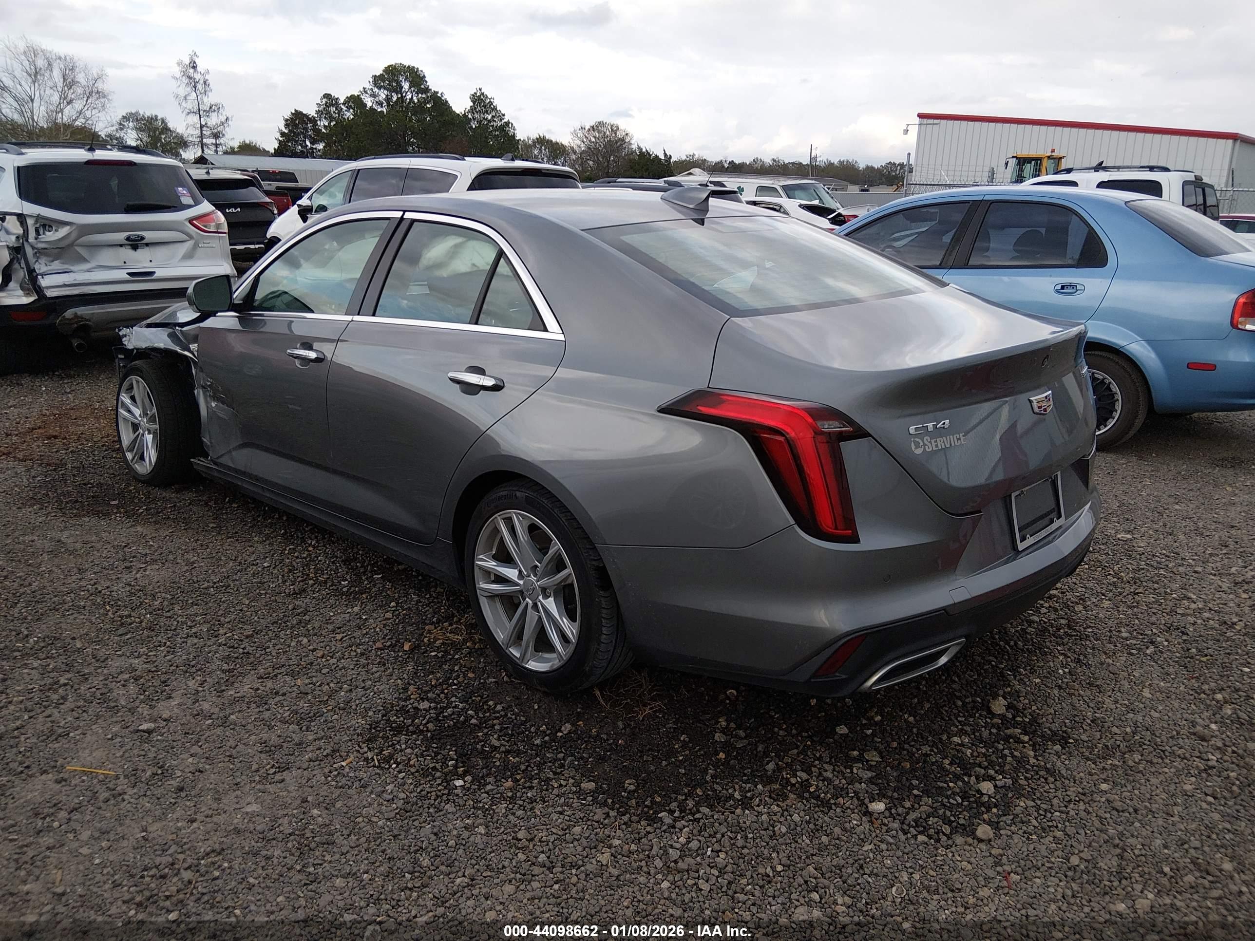 CADILLAC CT4 image 3