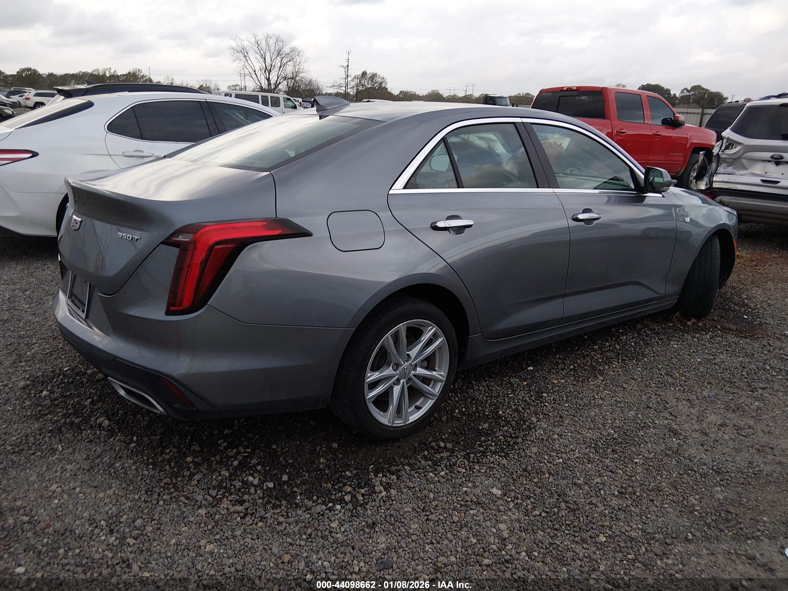CADILLAC CT4 image 4