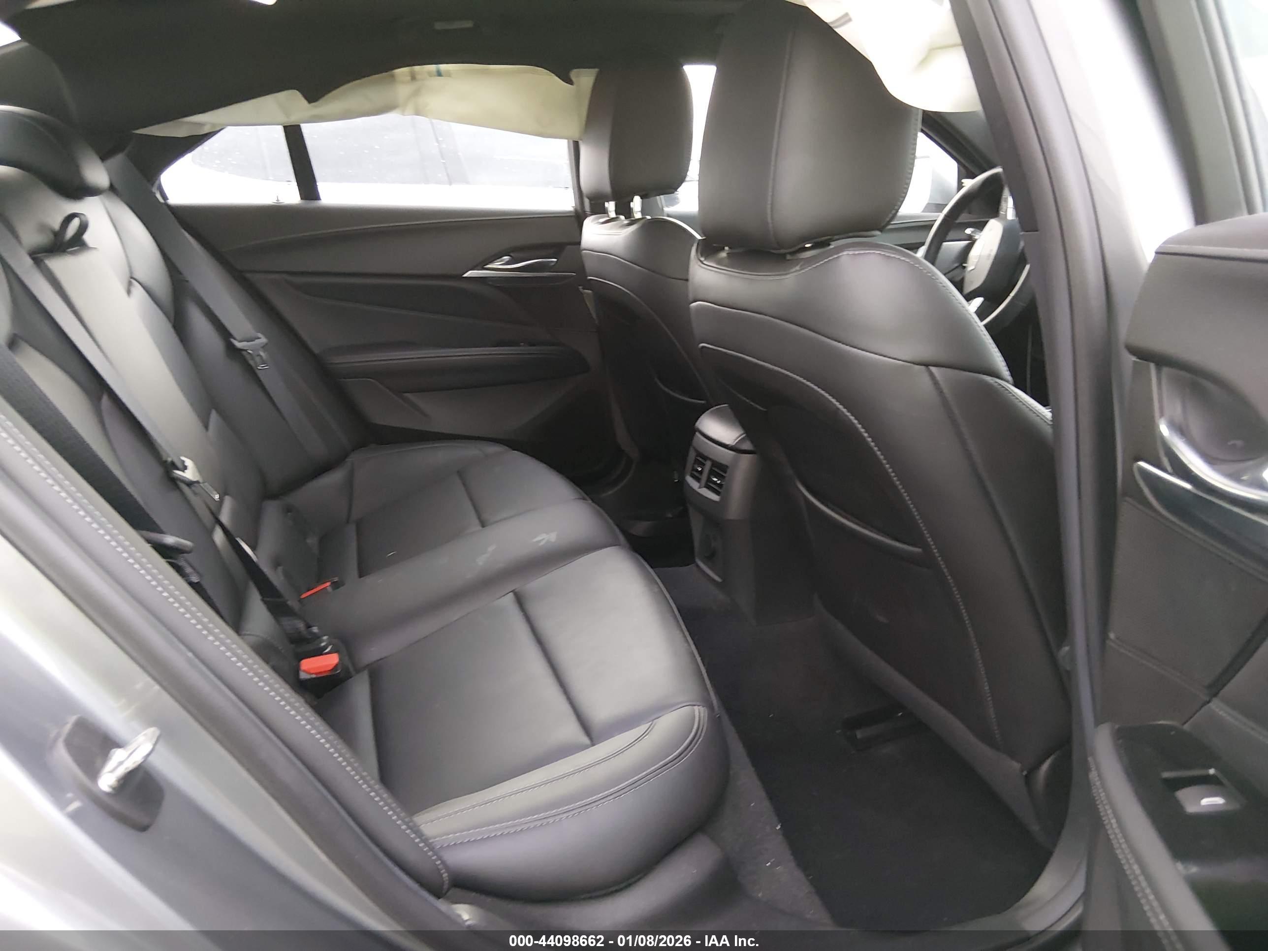 CADILLAC CT4 image 8