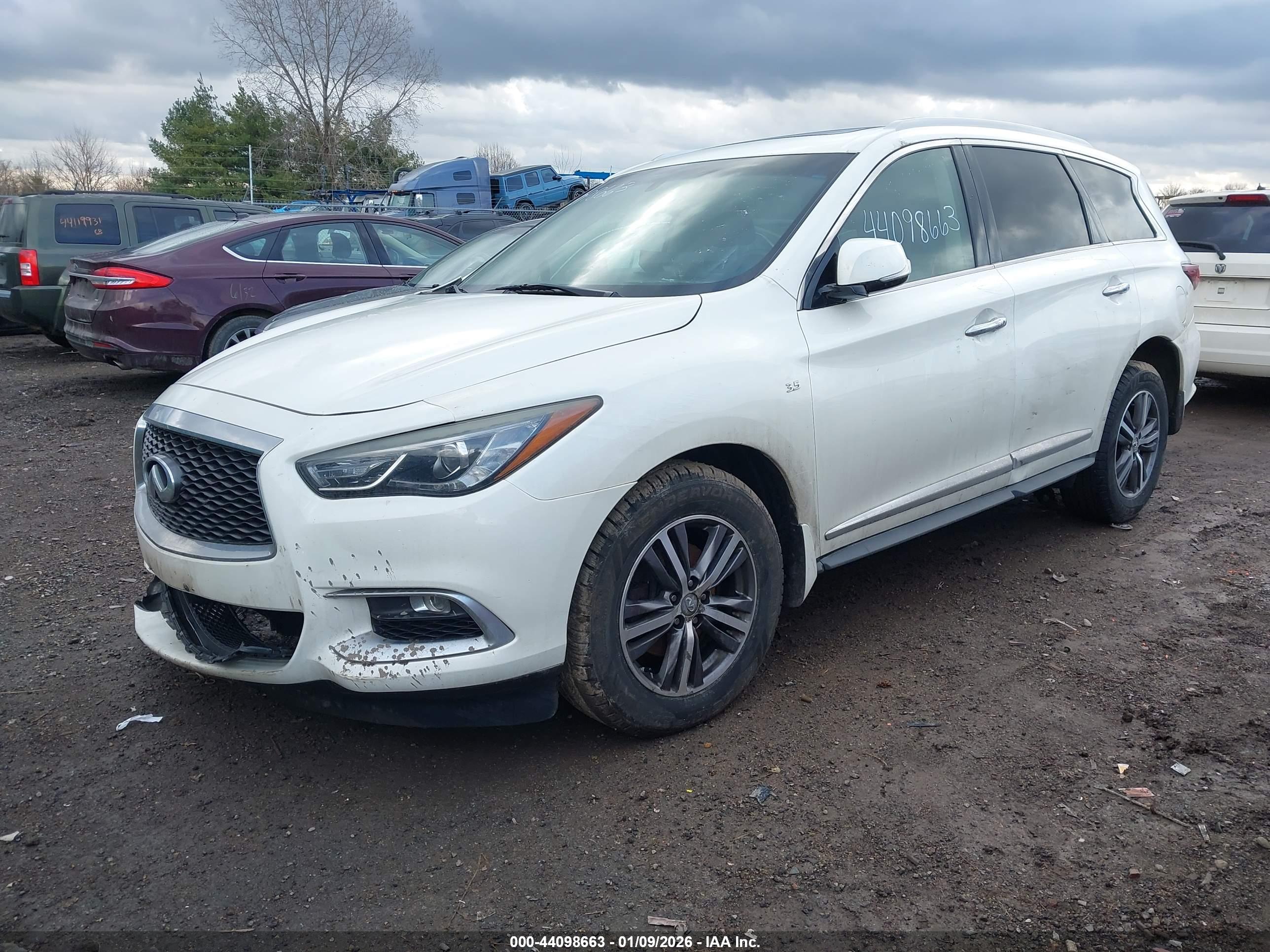 INFINITI QX60 image 2