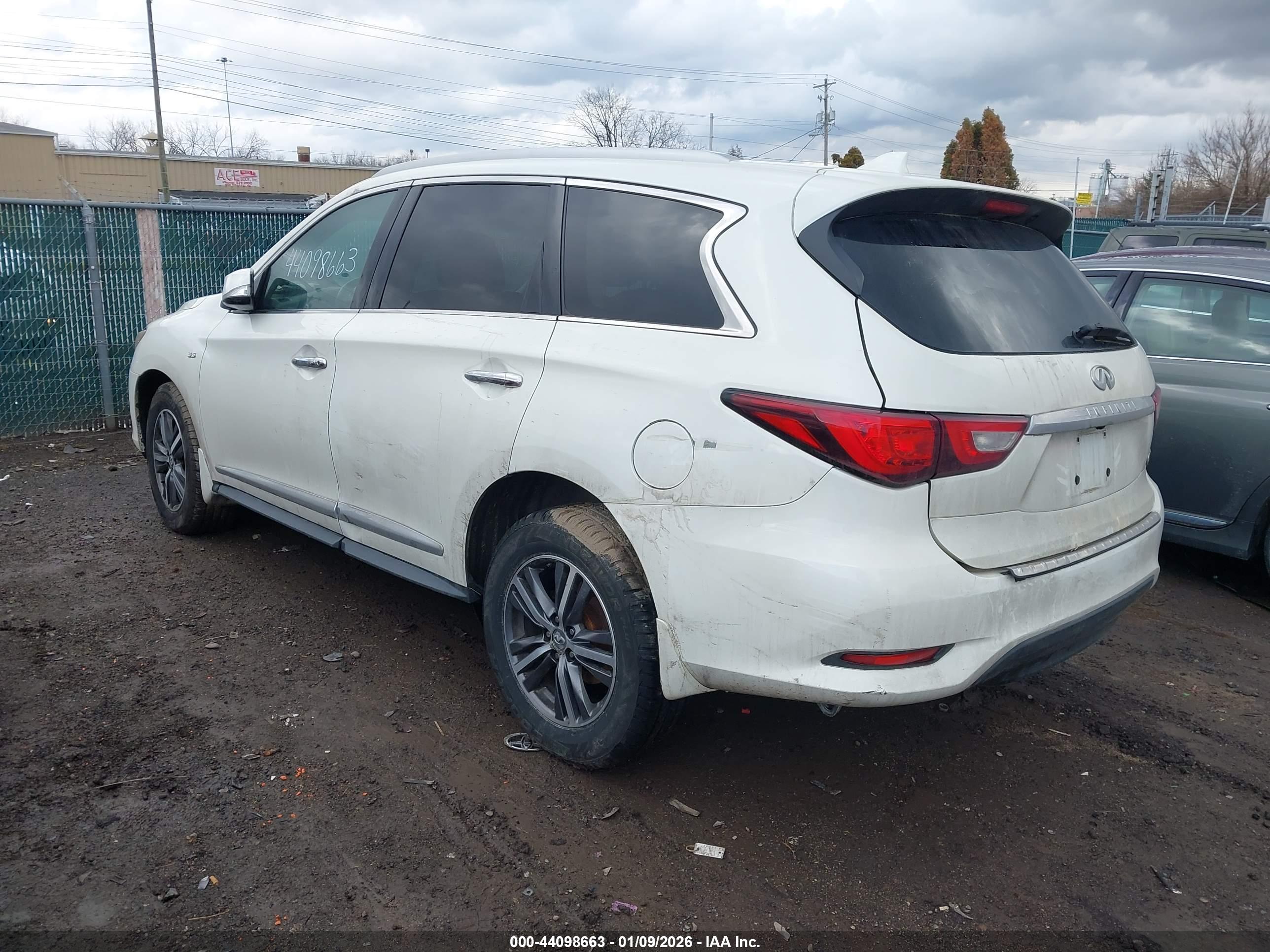 INFINITI QX60 image 3