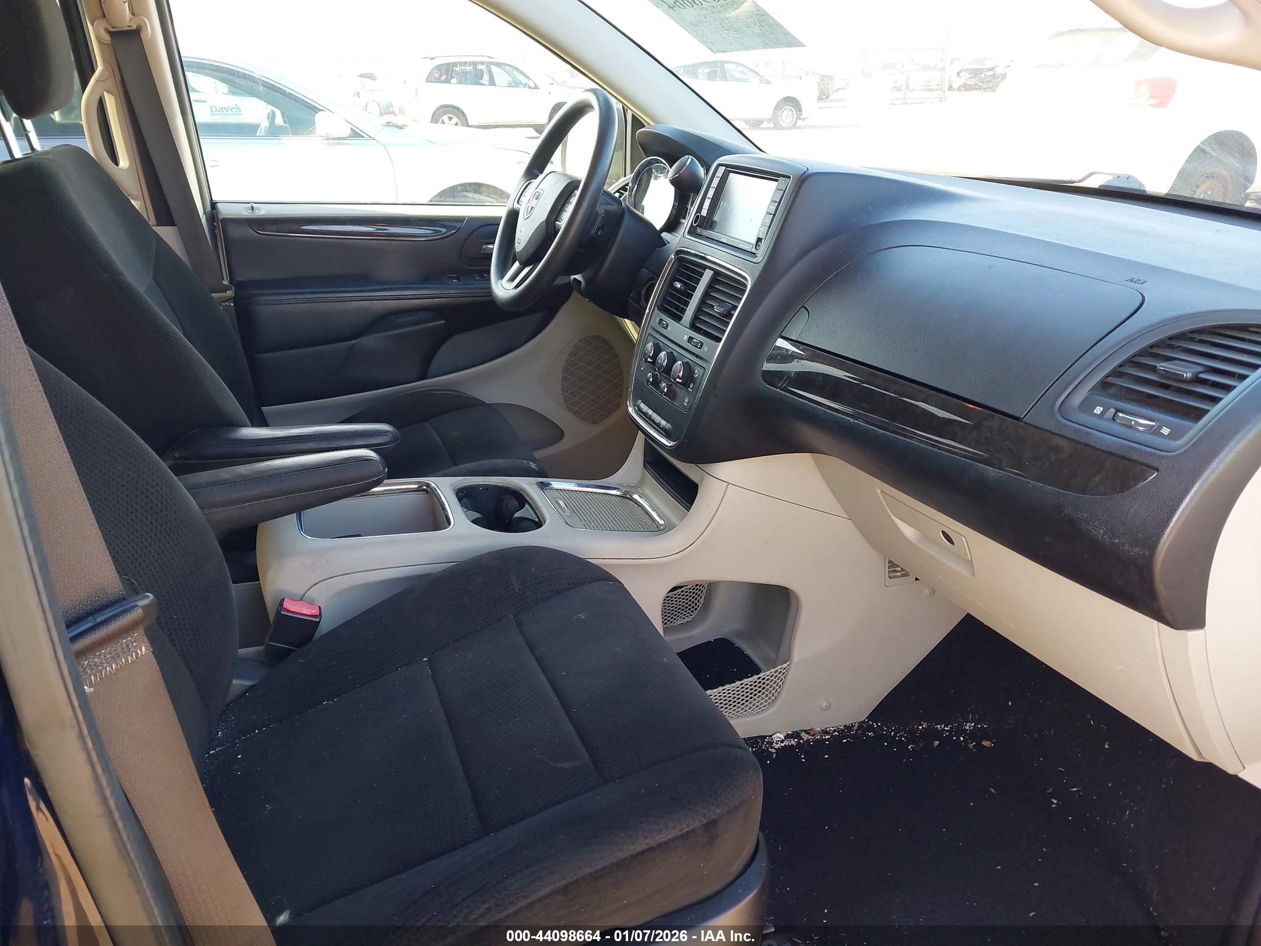 DODGE GRAND image 5
