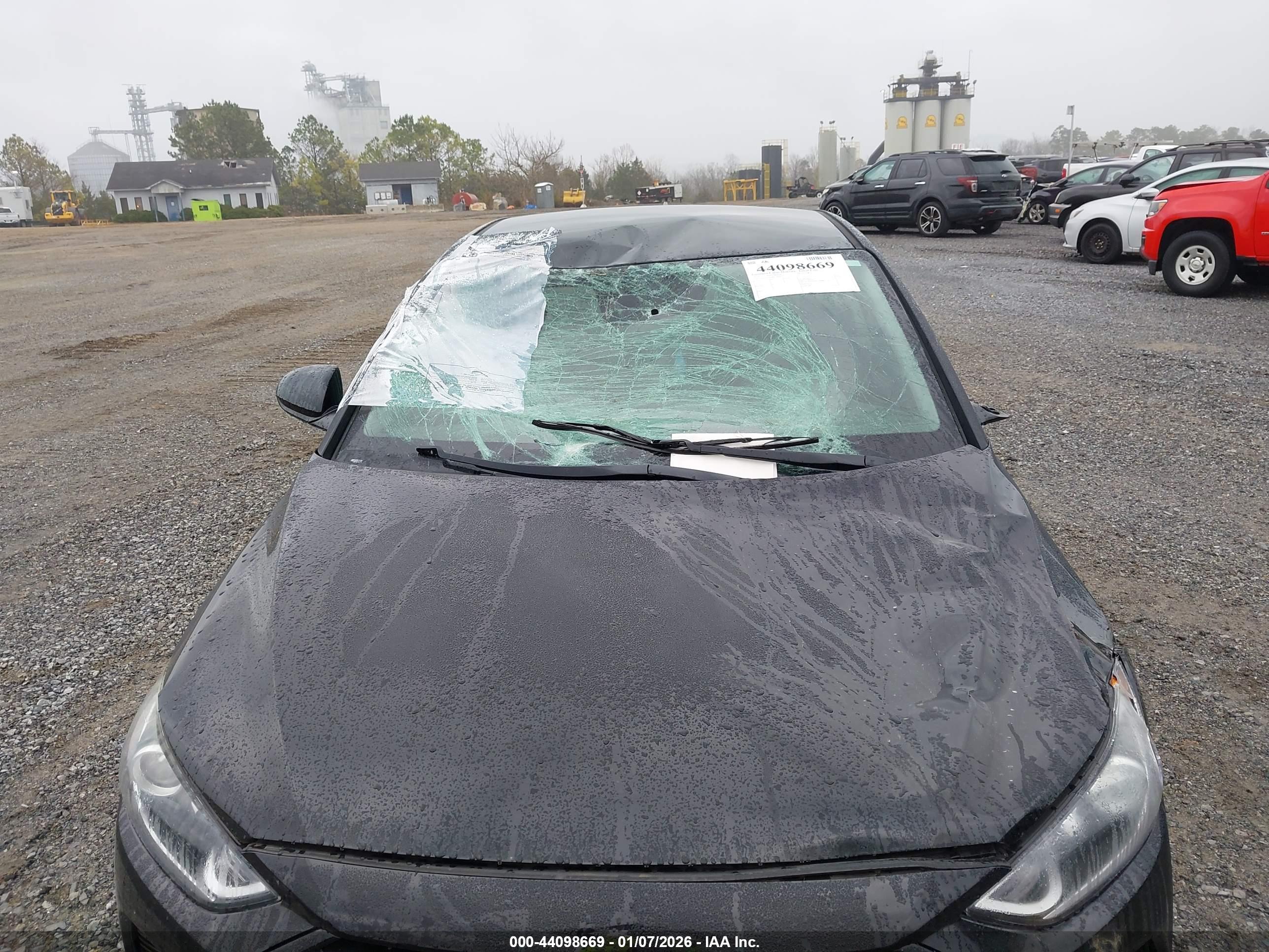 HYUNDAI ELANTRA image 6