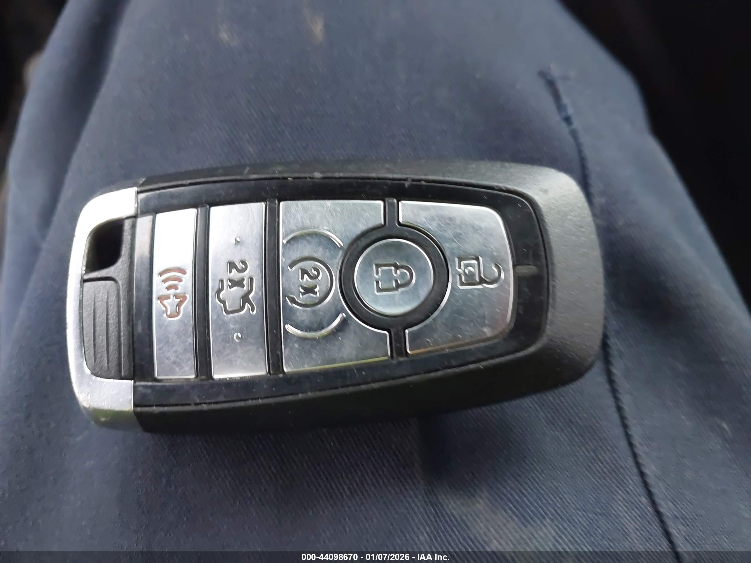 FORD FUSION image 11