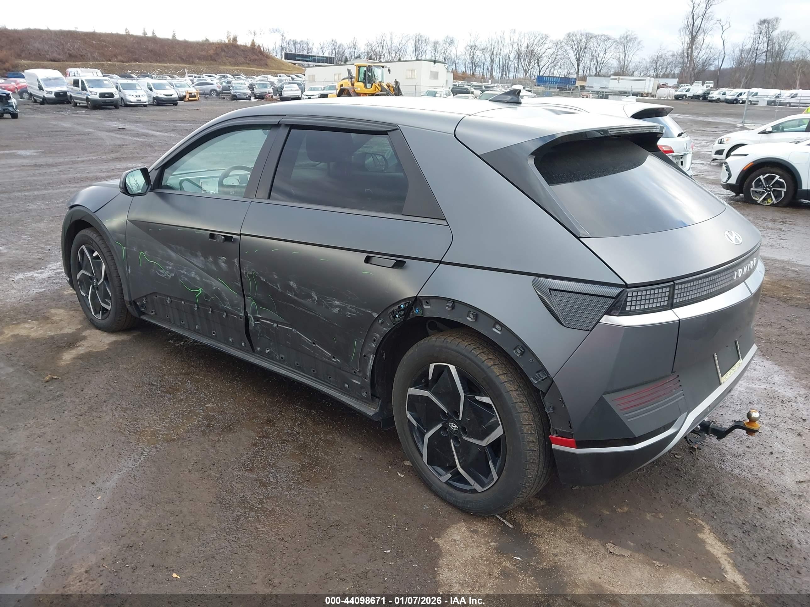 HYUNDAI IONIQ image 3