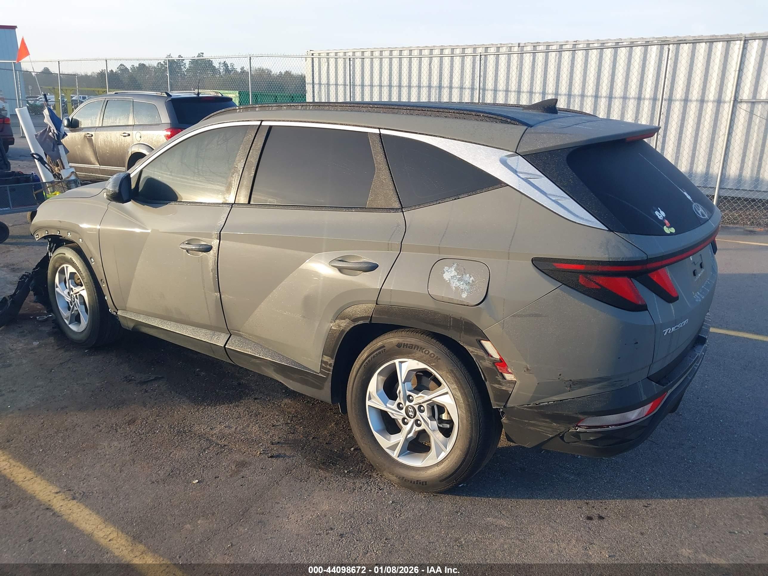 HYUNDAI TUCSON image 3
