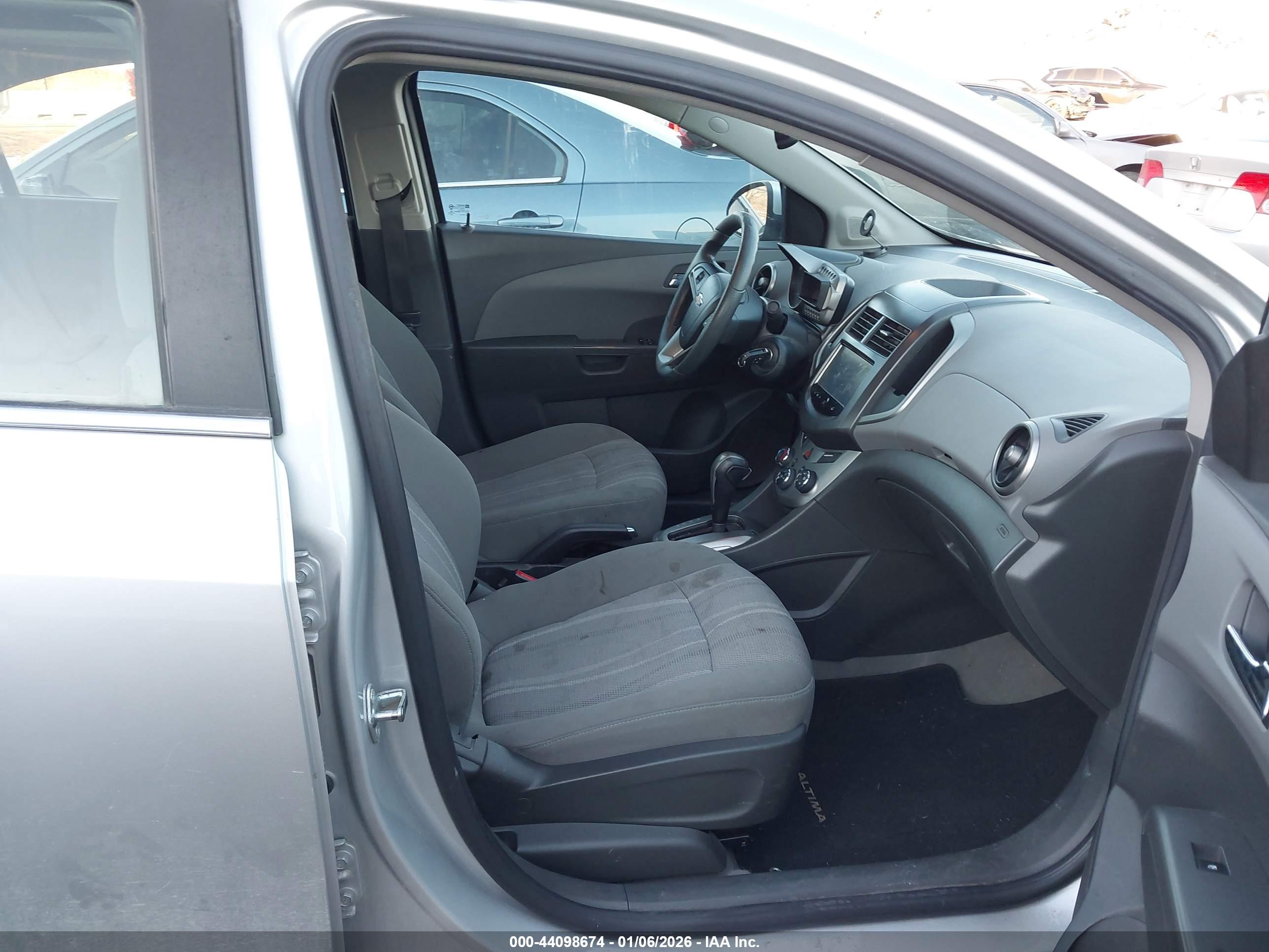 CHEVROLET SONIC image 5