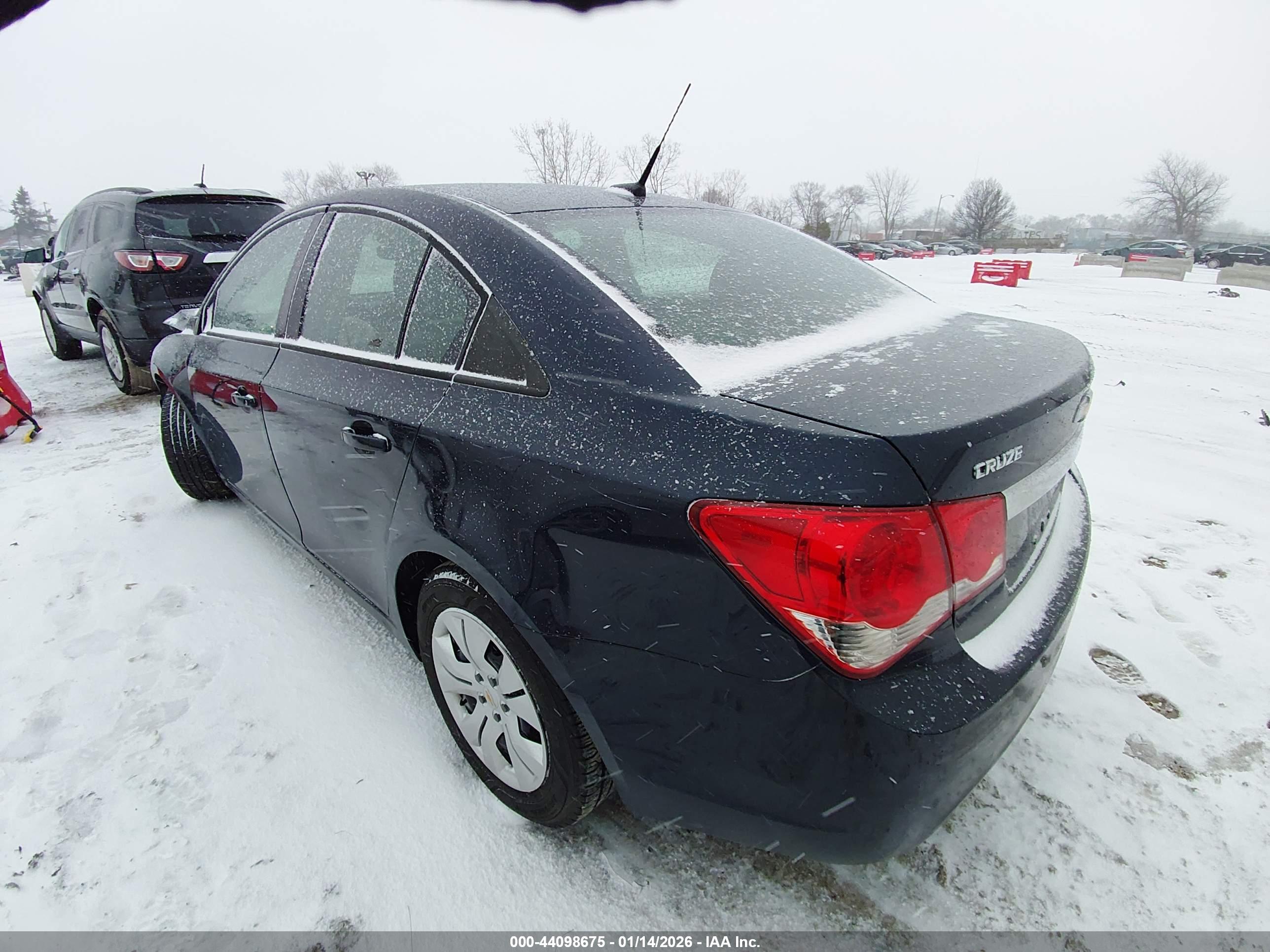 CHEVROLET CRUZE image 3
