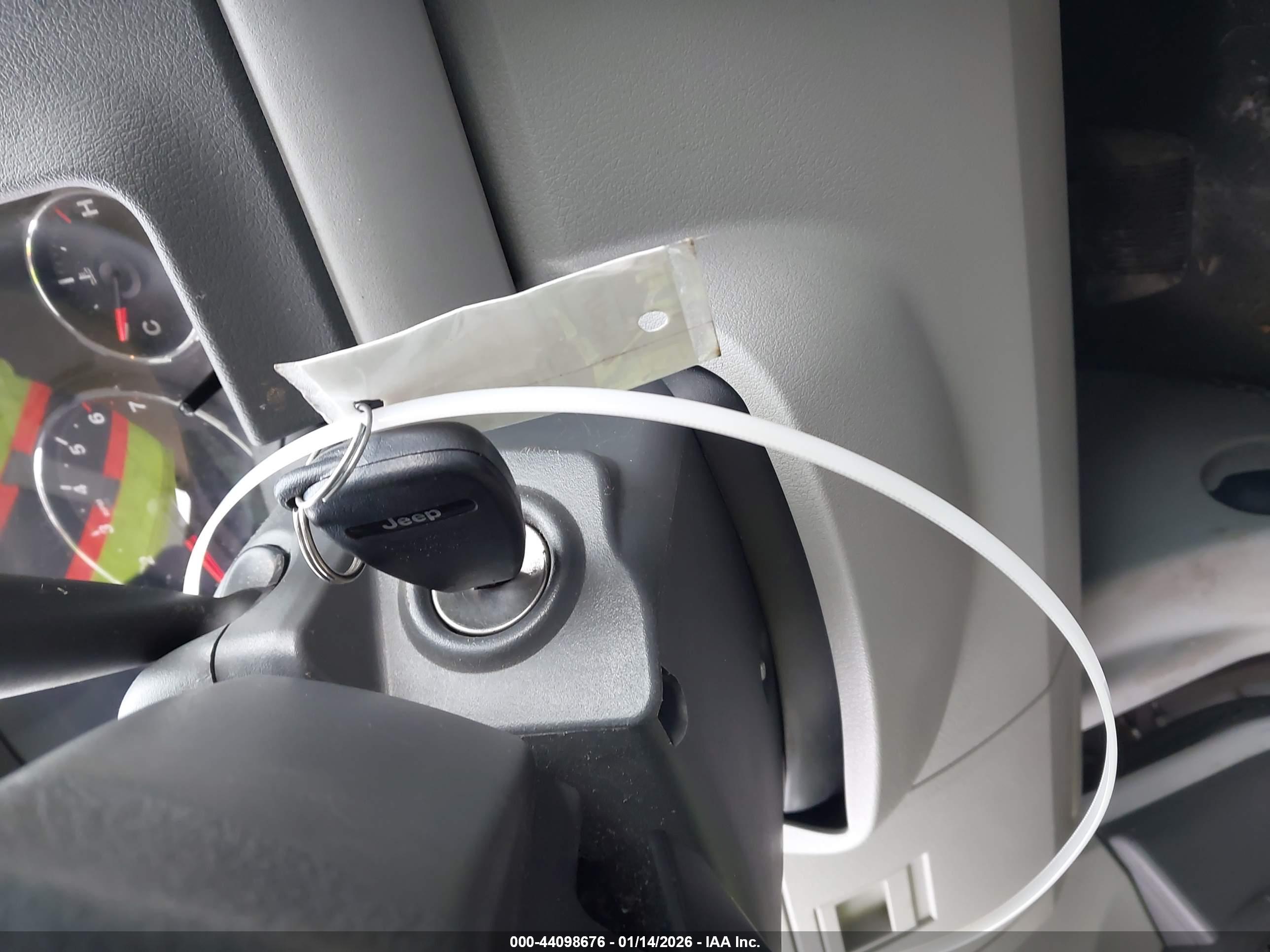JEEP LIBERTY image 11
