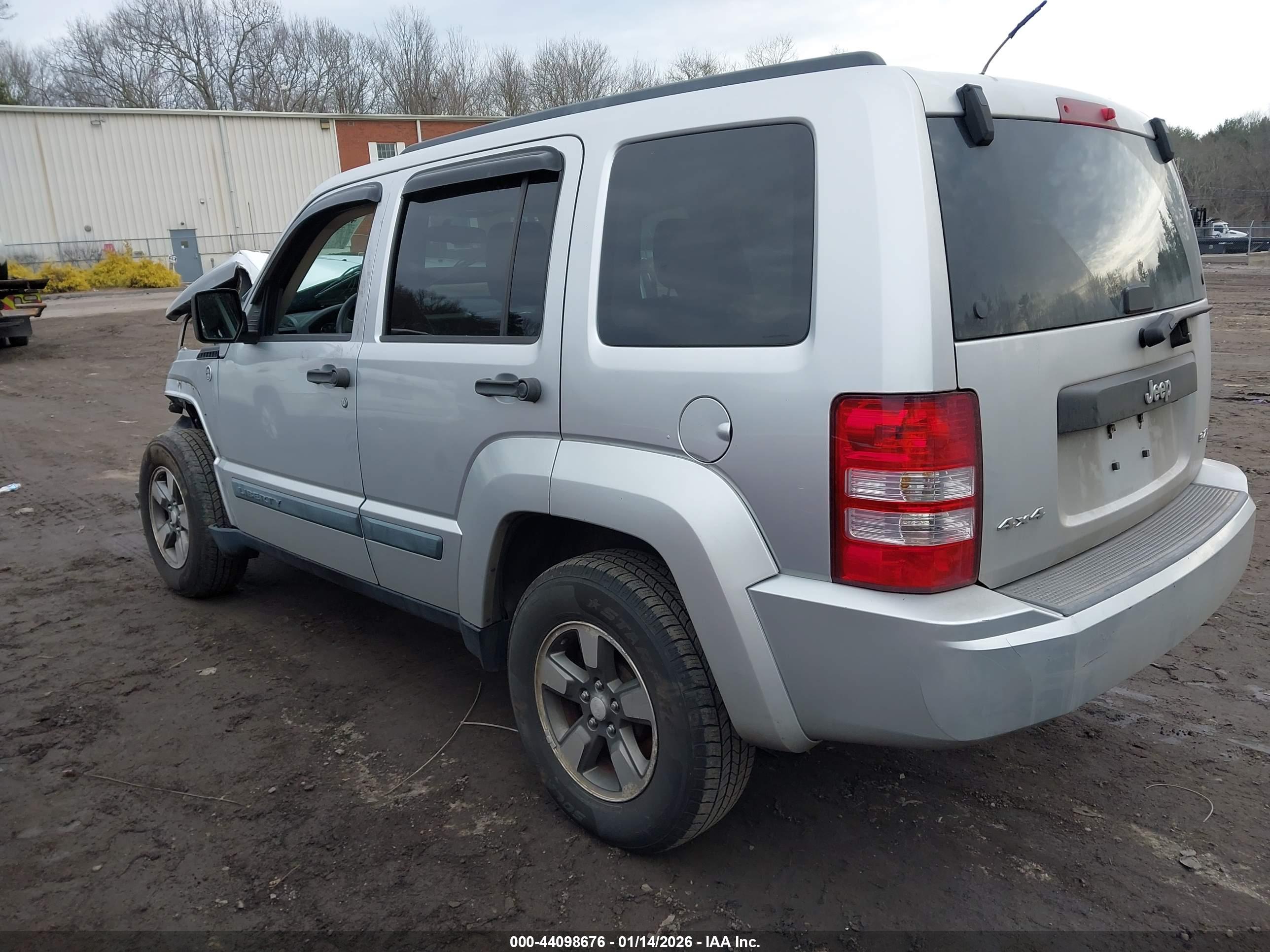 JEEP LIBERTY image 3