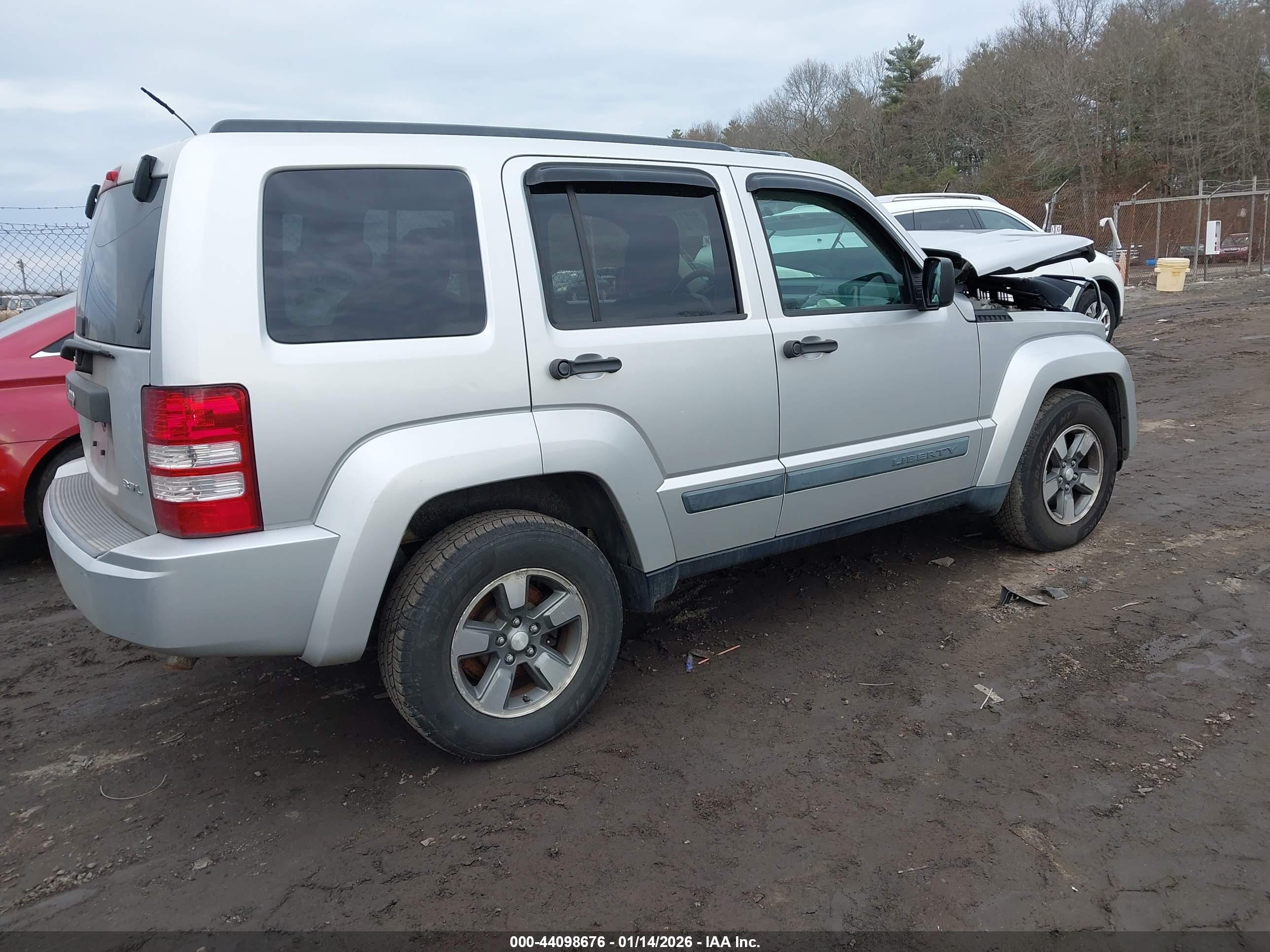 JEEP LIBERTY image 4