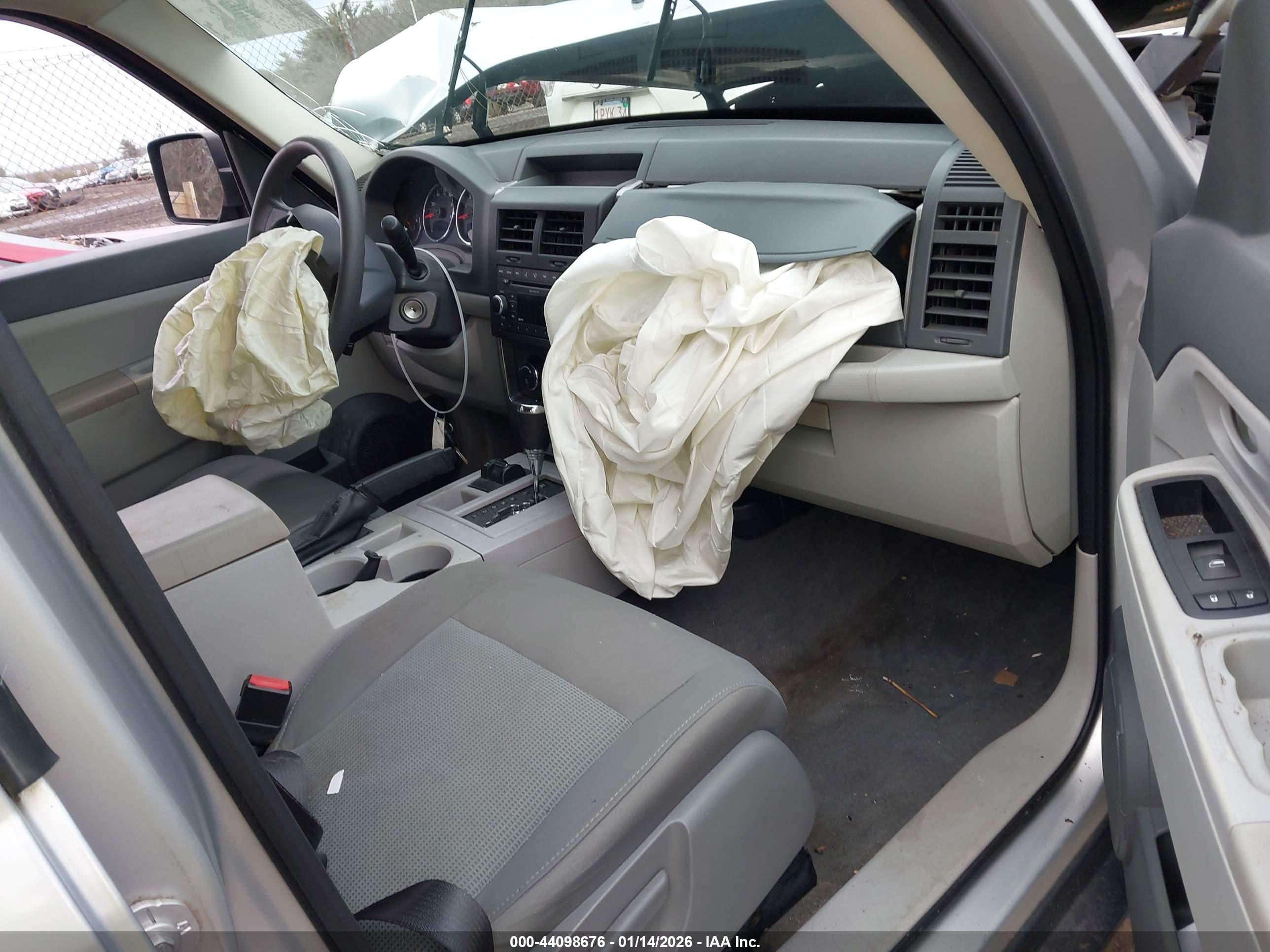 JEEP LIBERTY image 5