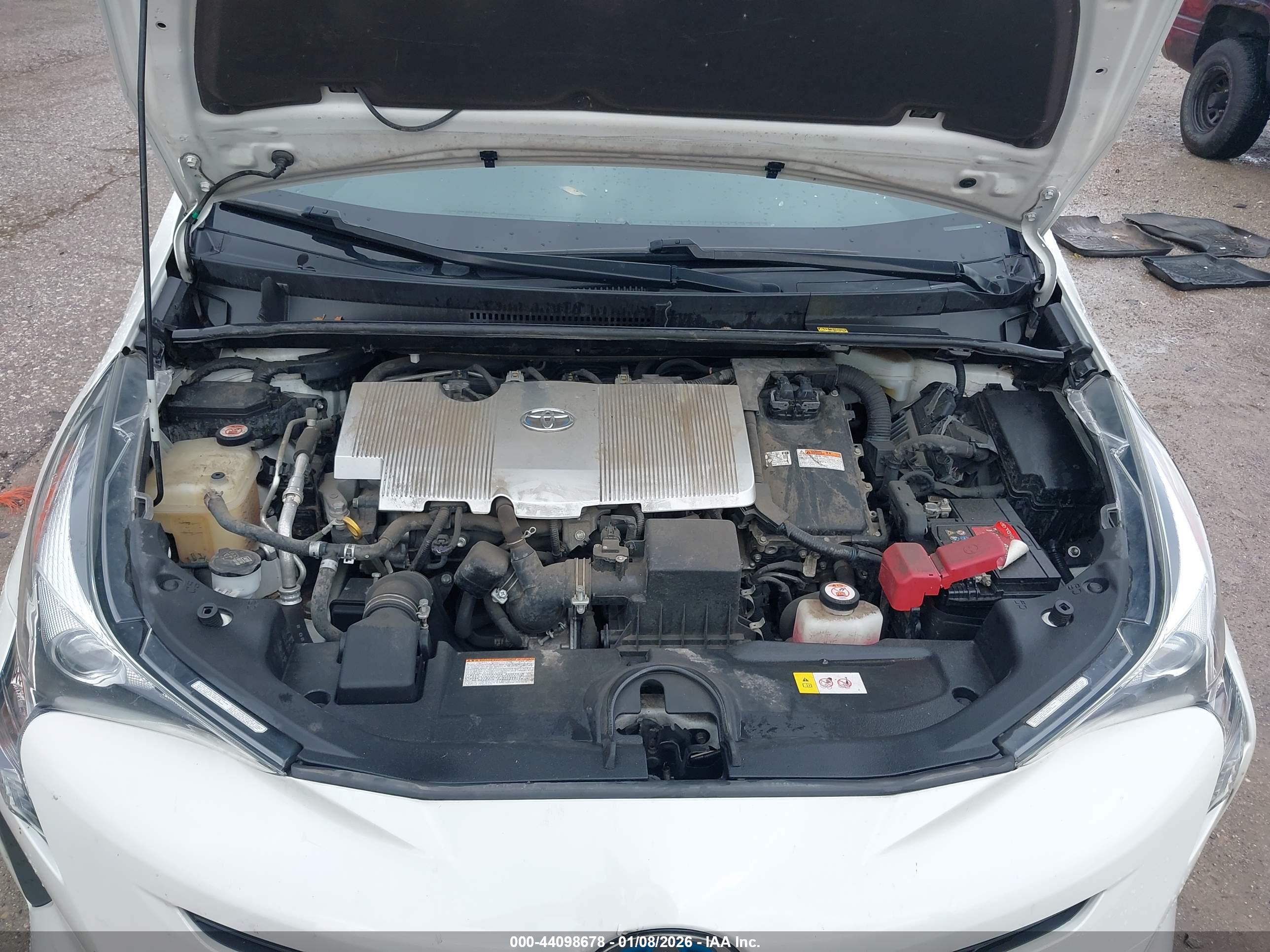 TOYOTA PRIUS image 10