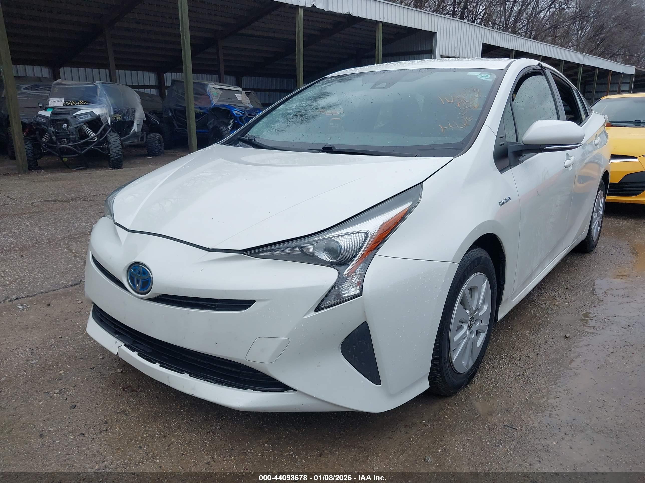 TOYOTA PRIUS image 2