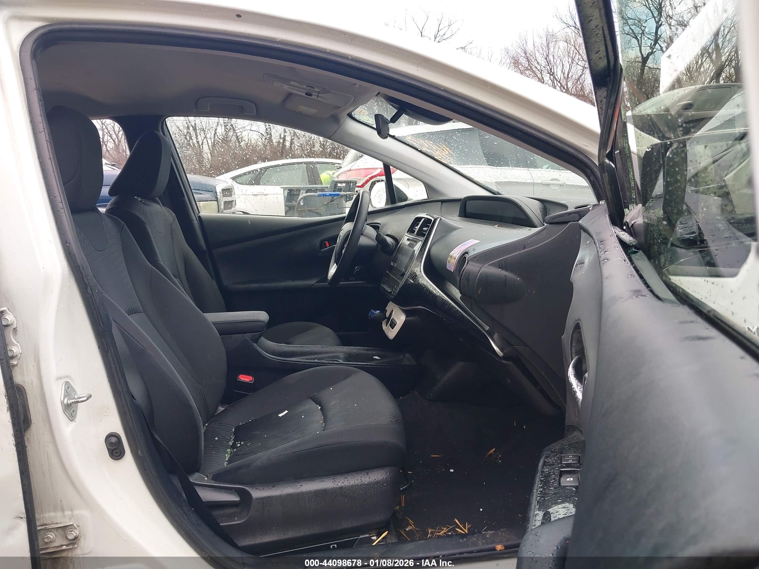 TOYOTA PRIUS image 5