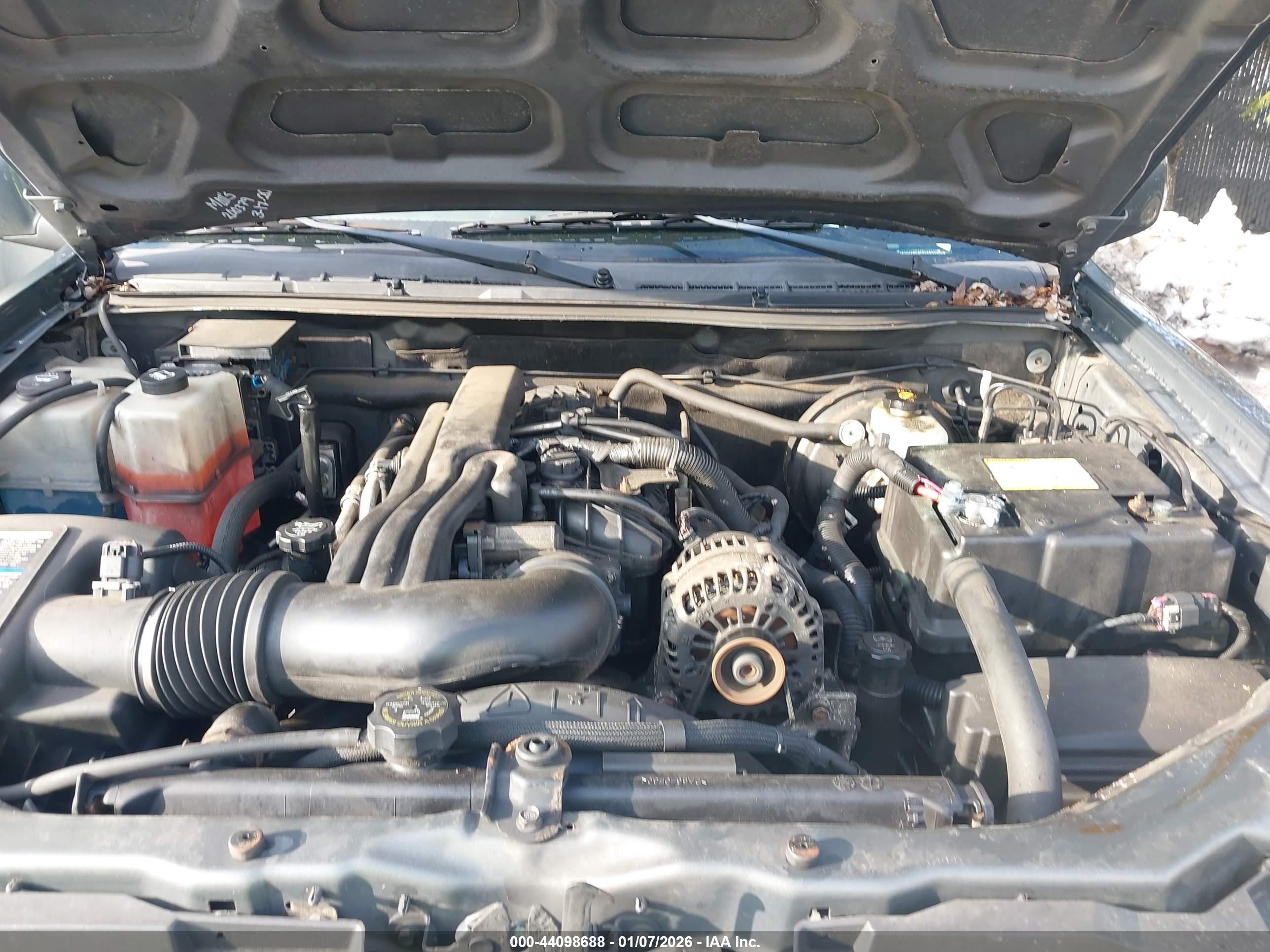 CHEVROLET COLORADO image 10