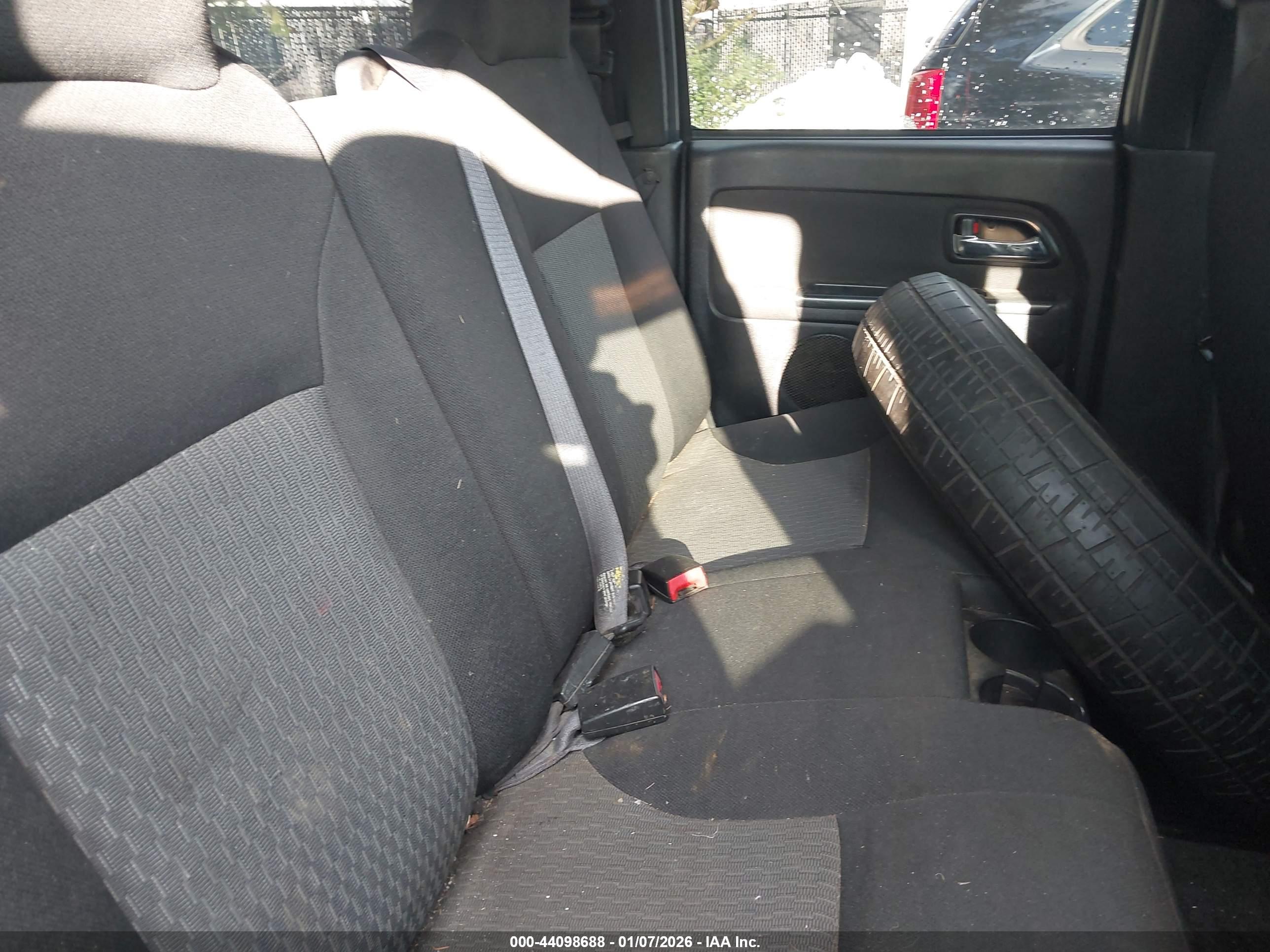 CHEVROLET COLORADO image 8