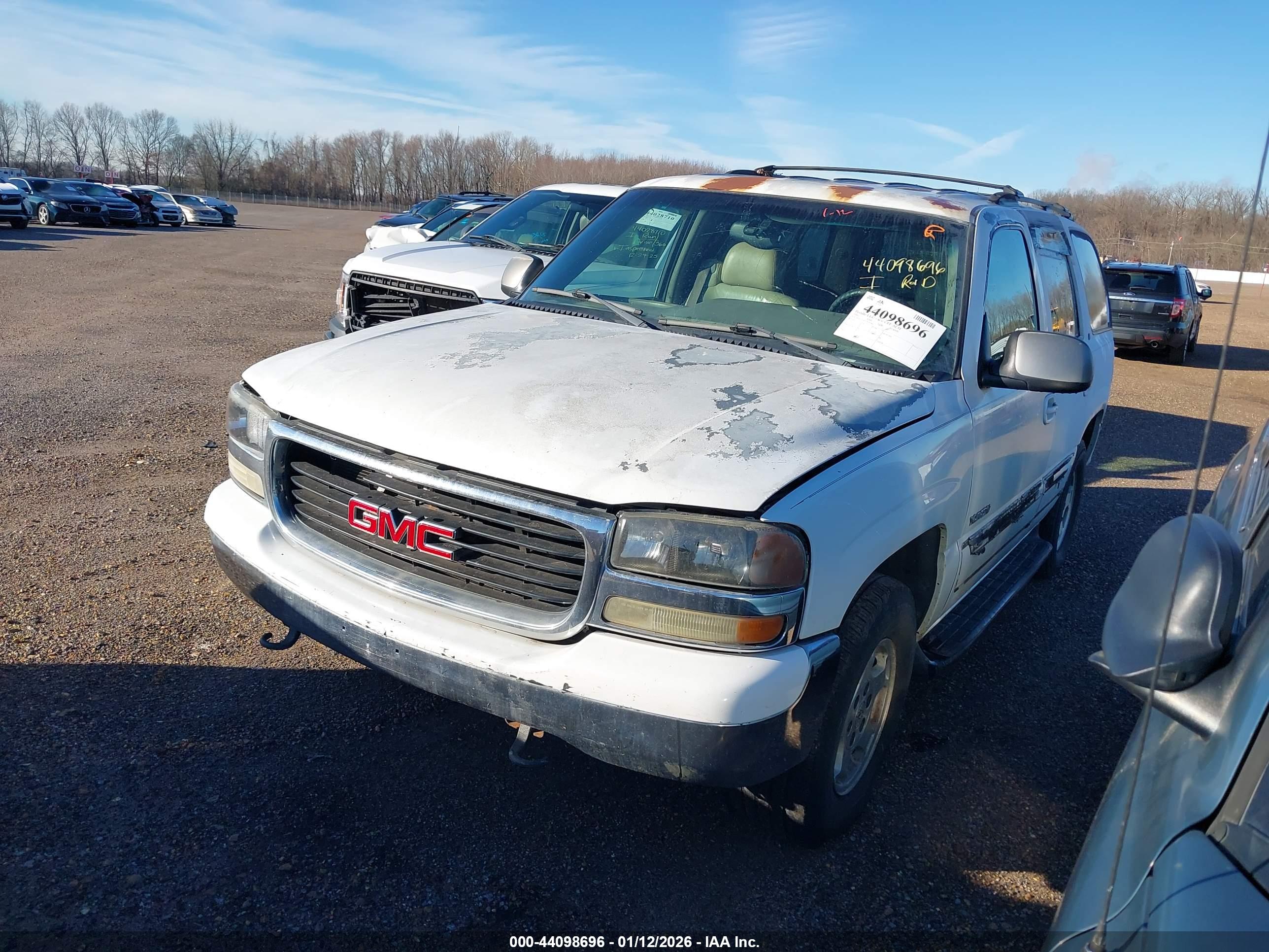 GMC YUKON image 2
