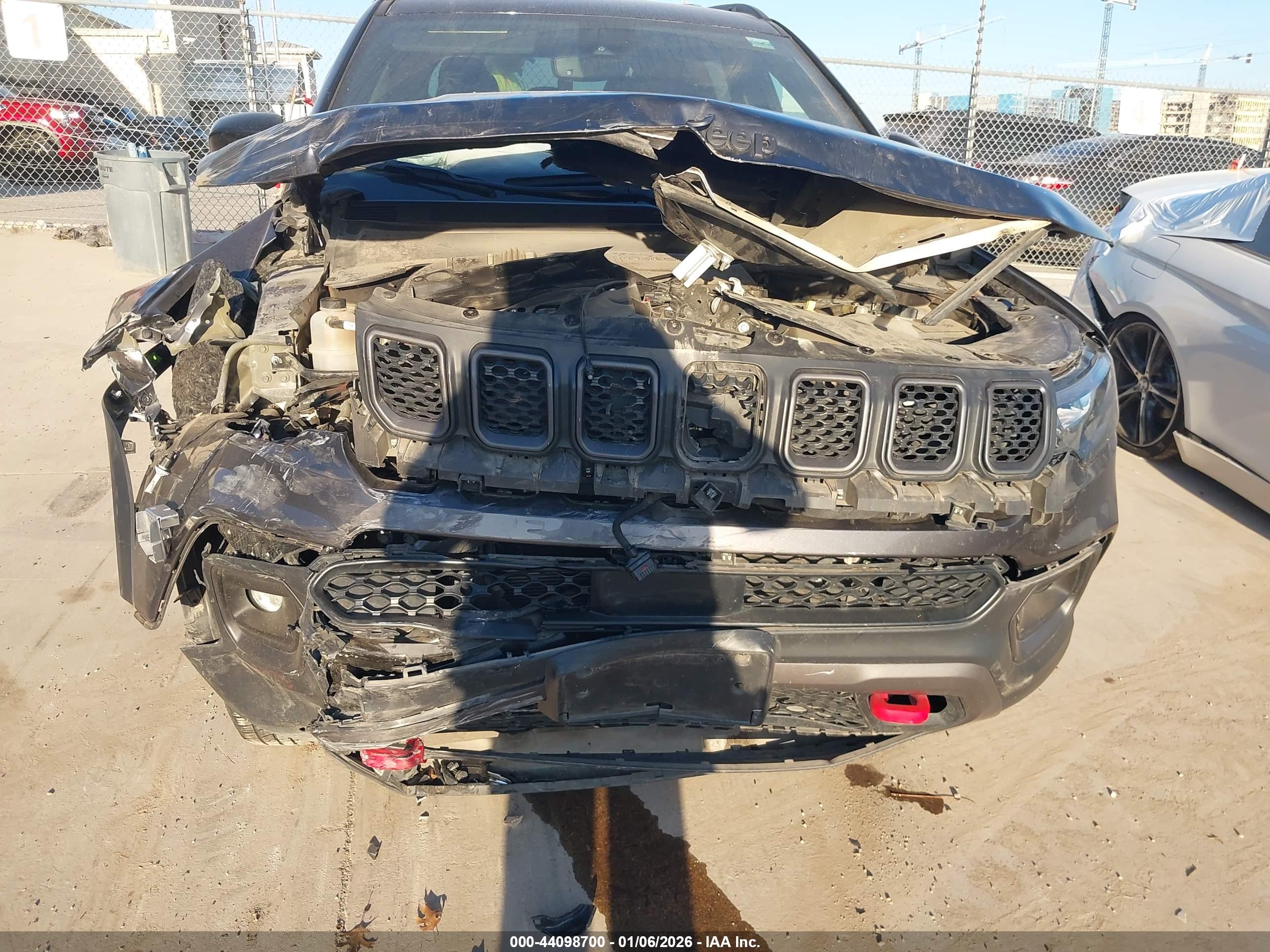JEEP COMPASS image 6