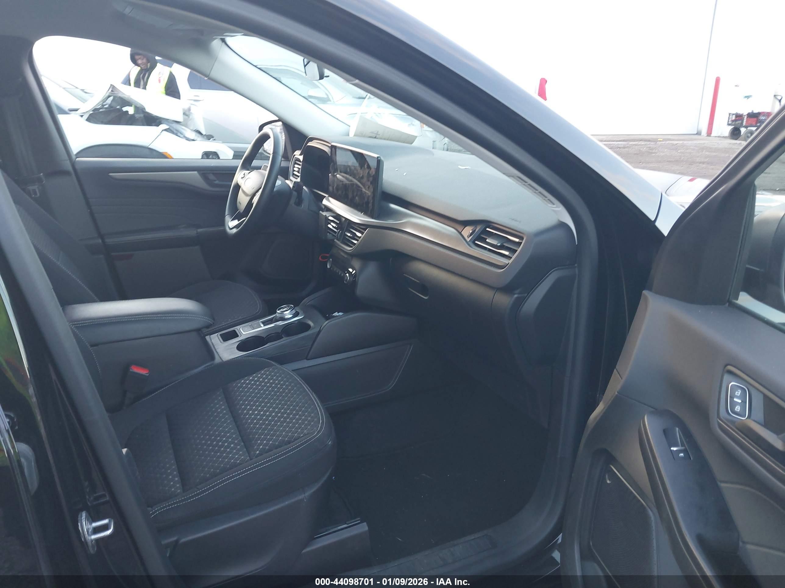 FORD ESCAPE image 5