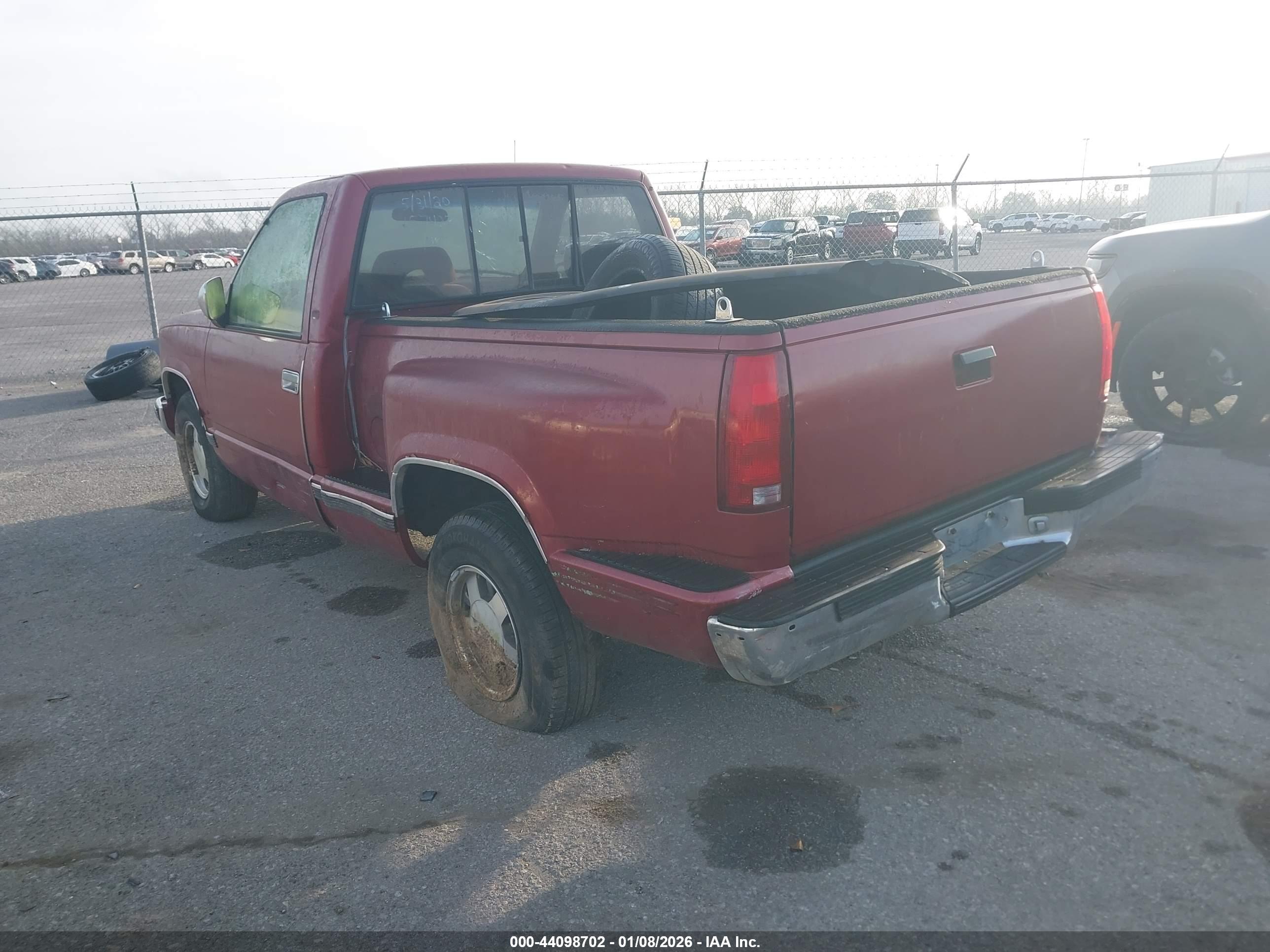 CHEVROLET GMT-400 image 3