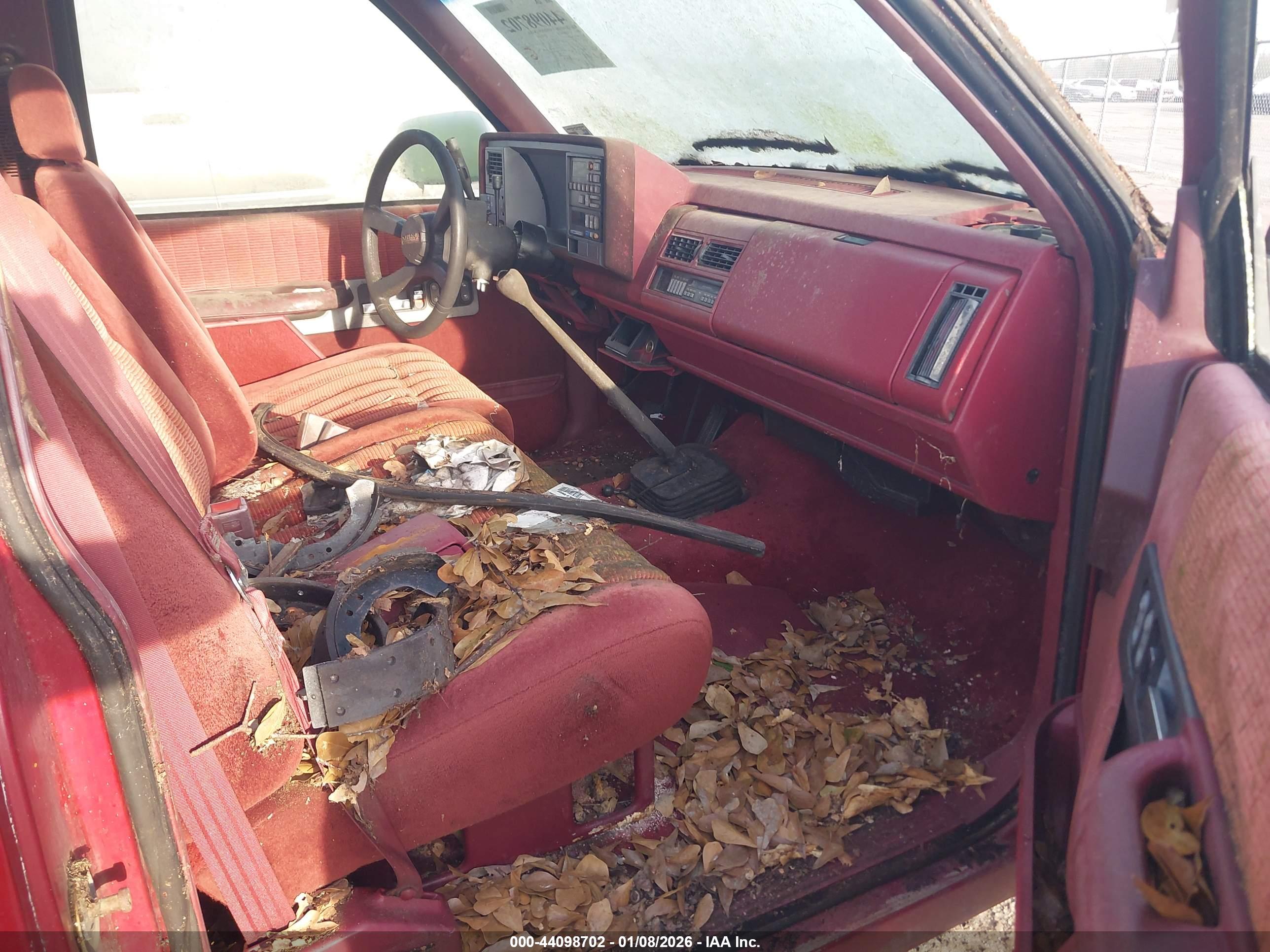 CHEVROLET GMT-400 image 5
