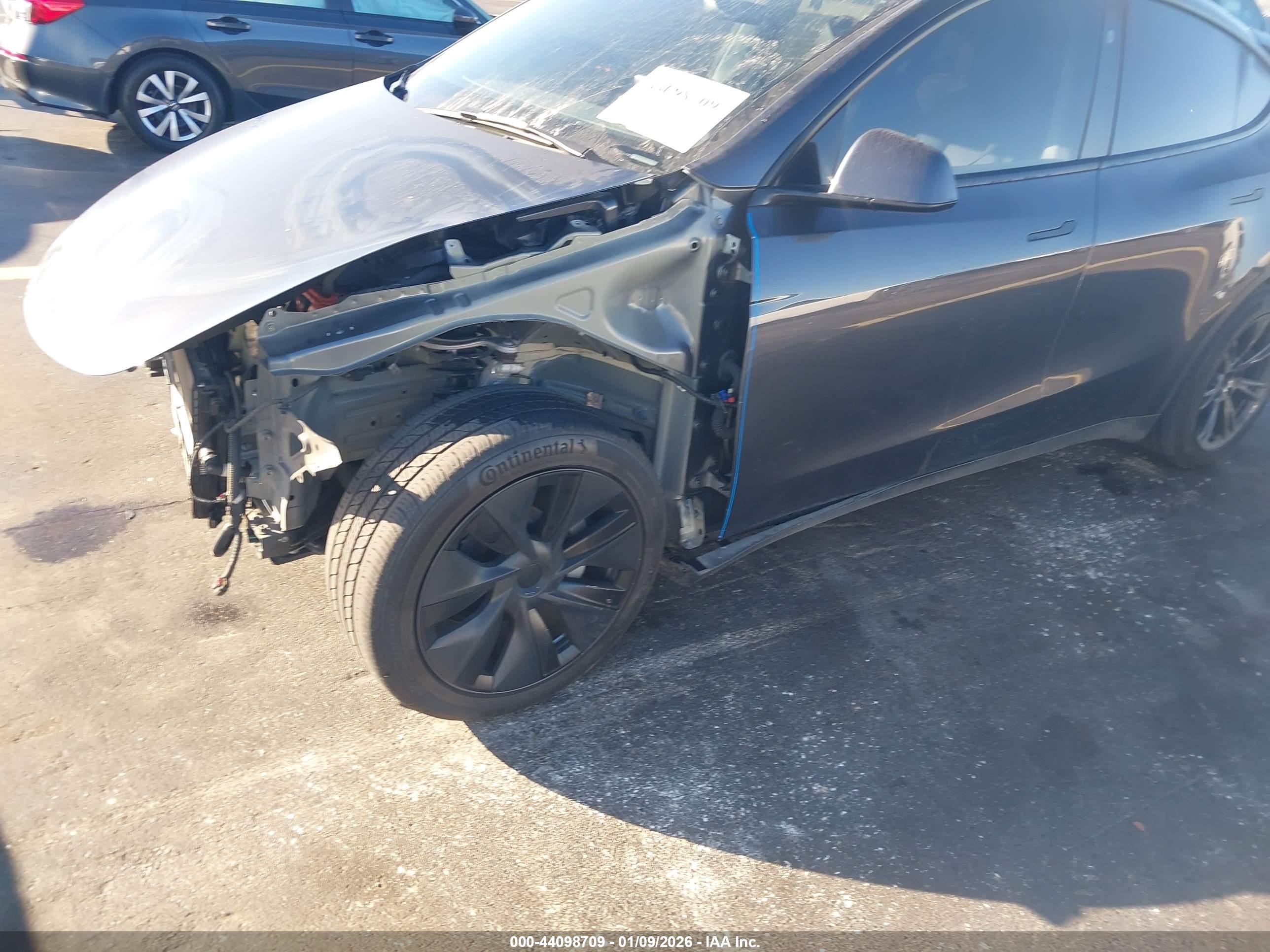TESLA MODEL image 6