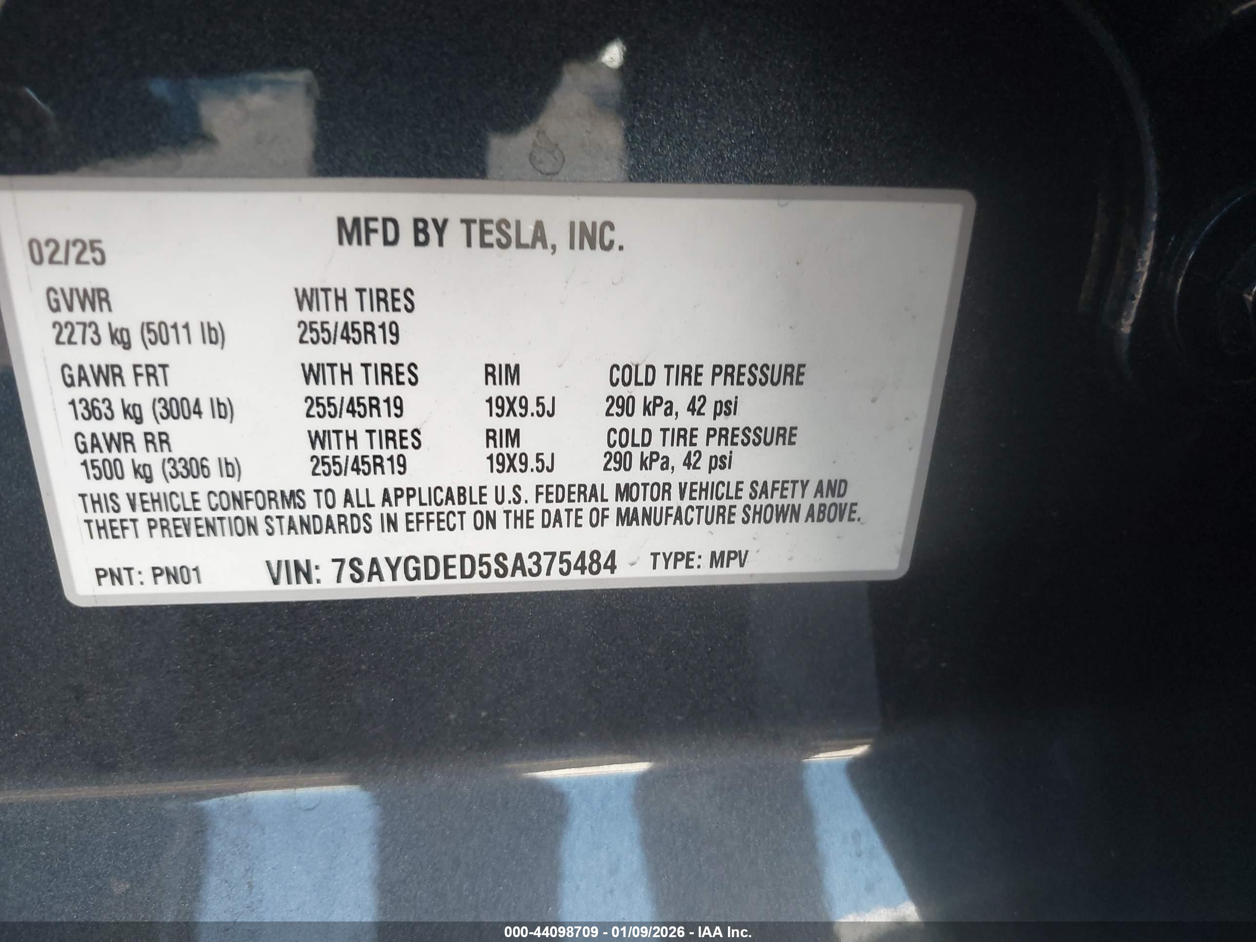 TESLA MODEL image 9