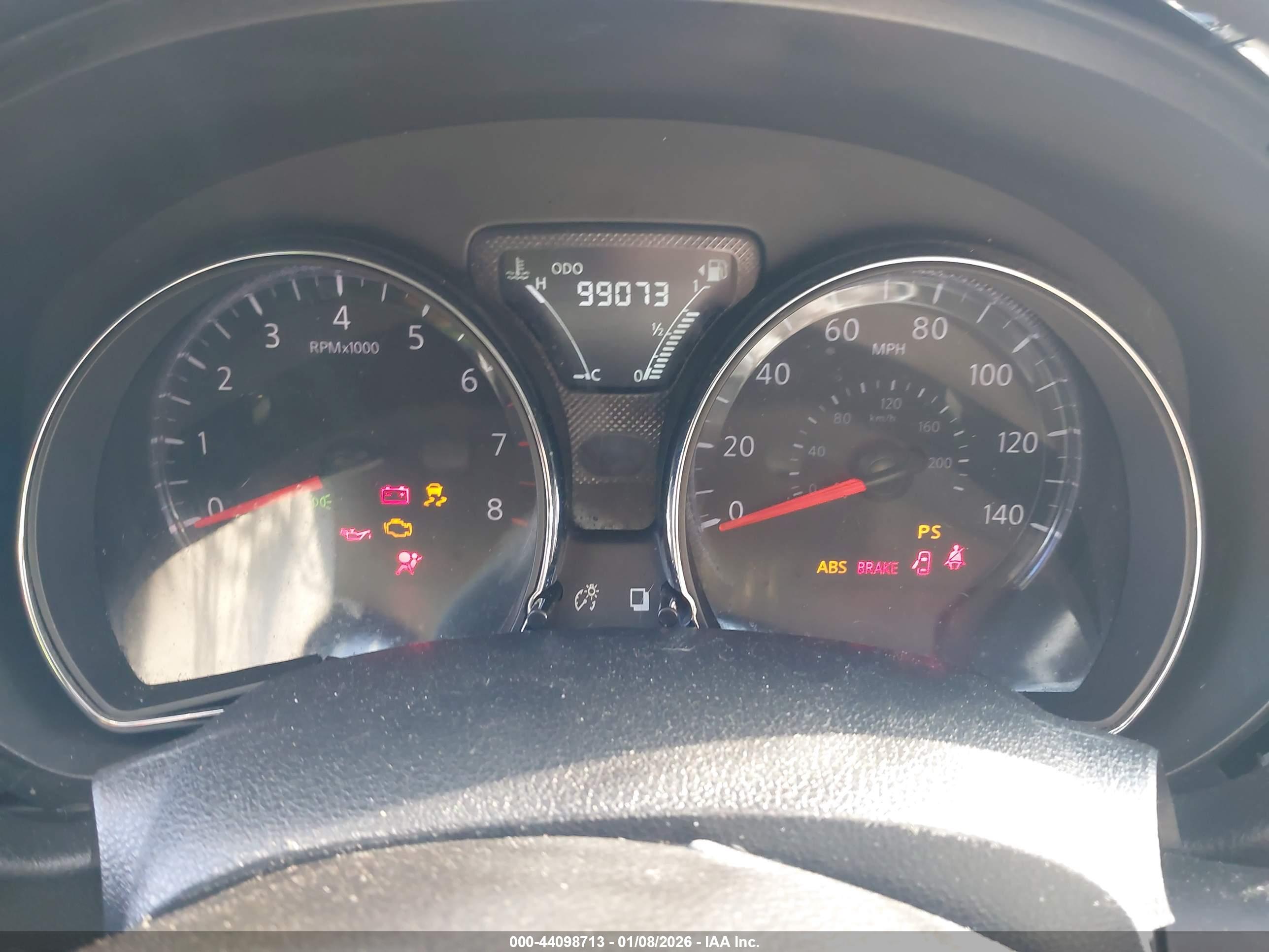 NISSAN VERSA image 7