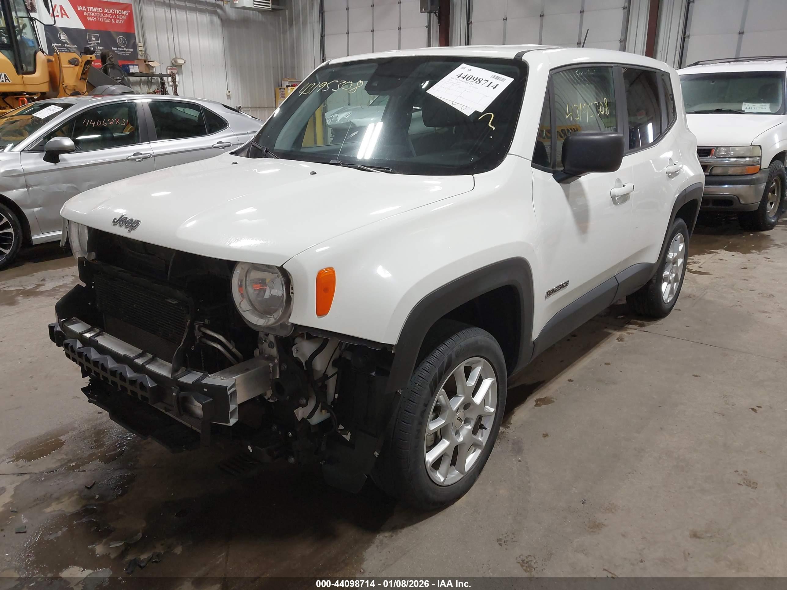 JEEP RENEGADE image 2