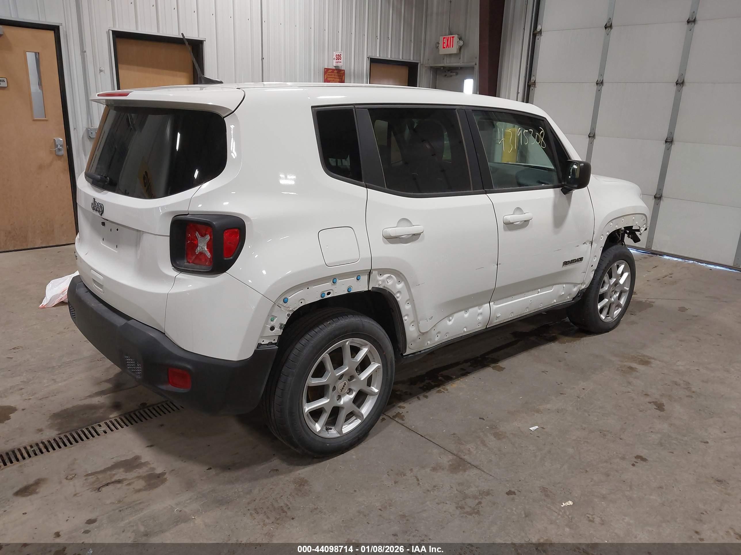 JEEP RENEGADE image 4