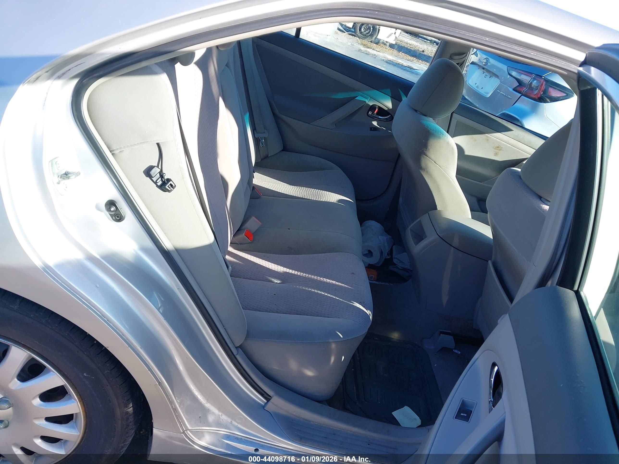 TOYOTA CAMRY image 8