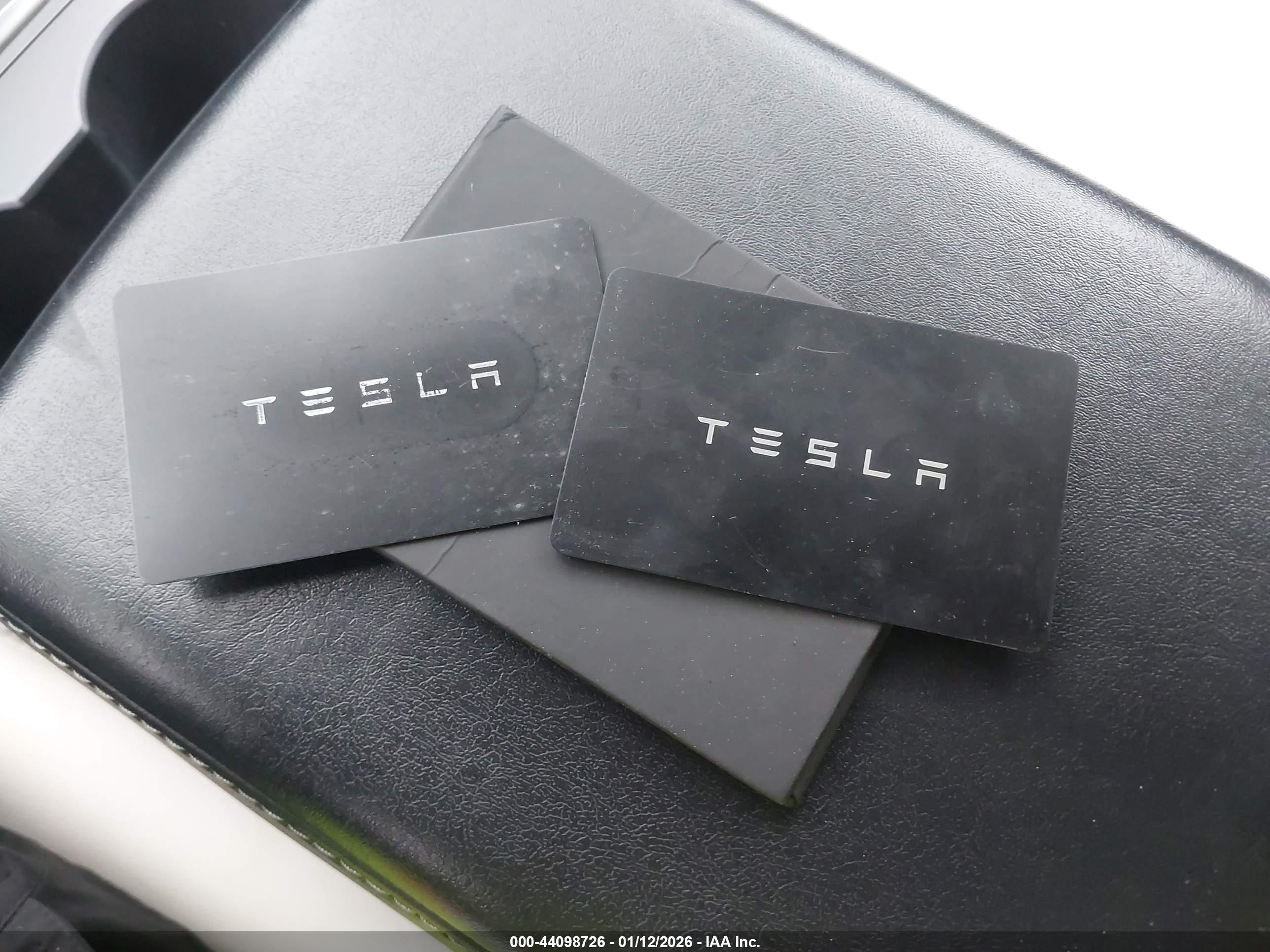 TESLA MODEL image 11