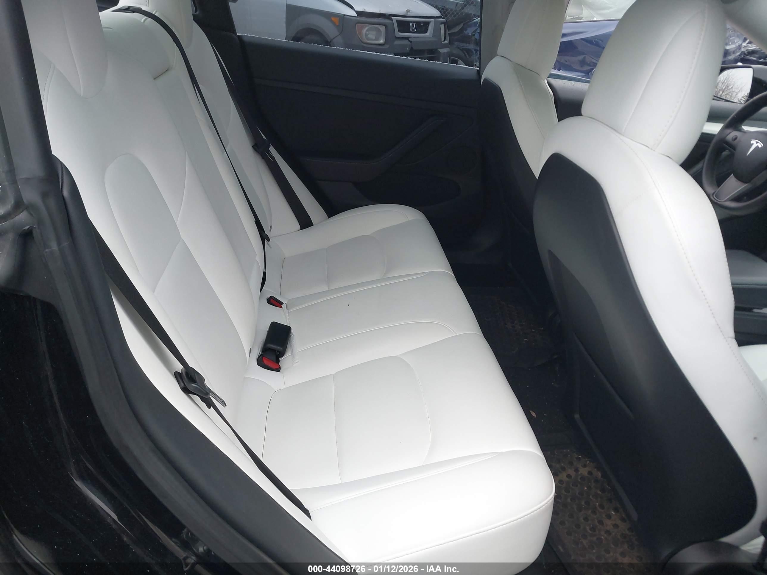 TESLA MODEL image 8