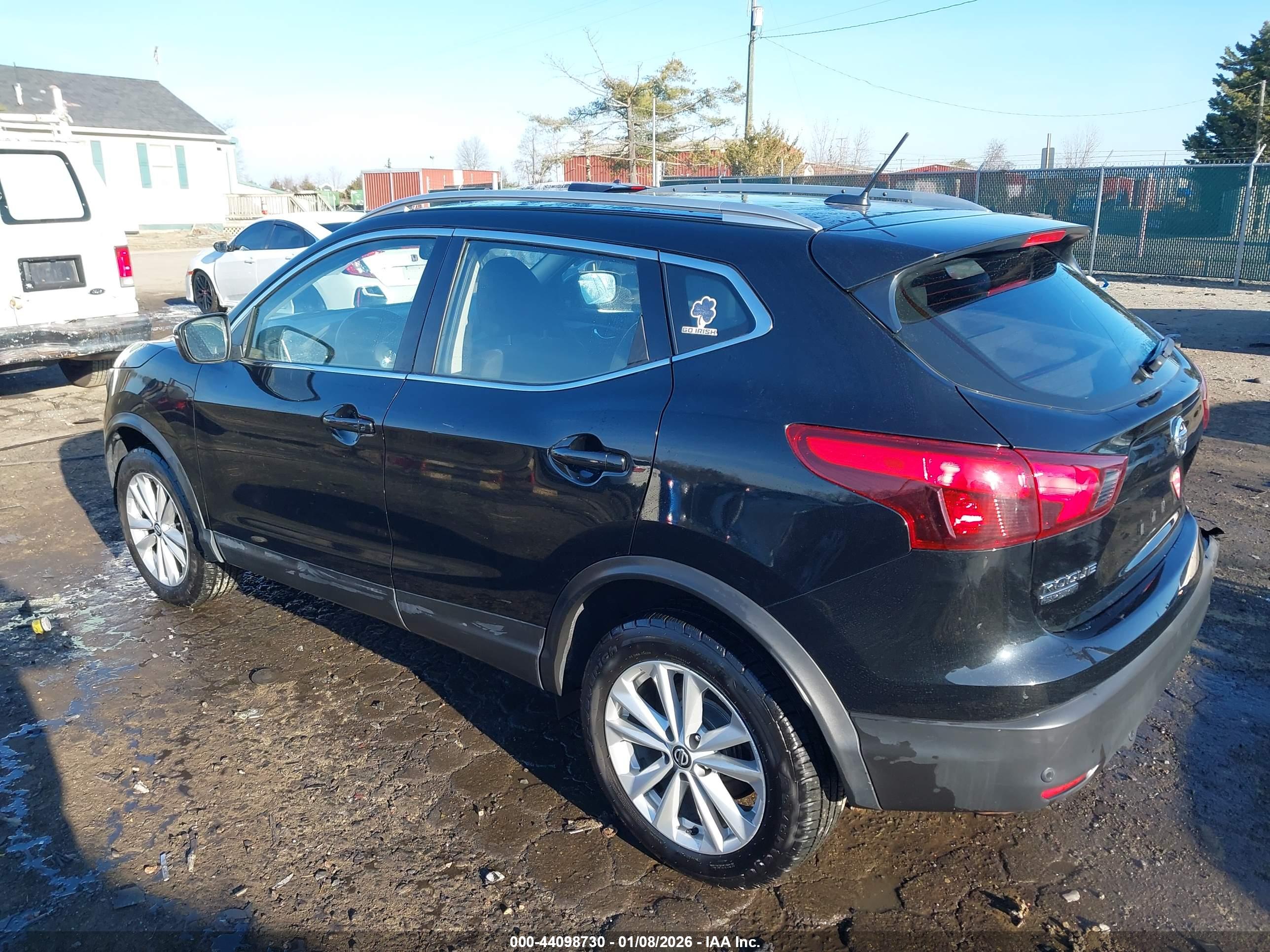 NISSAN ROGUE image 3