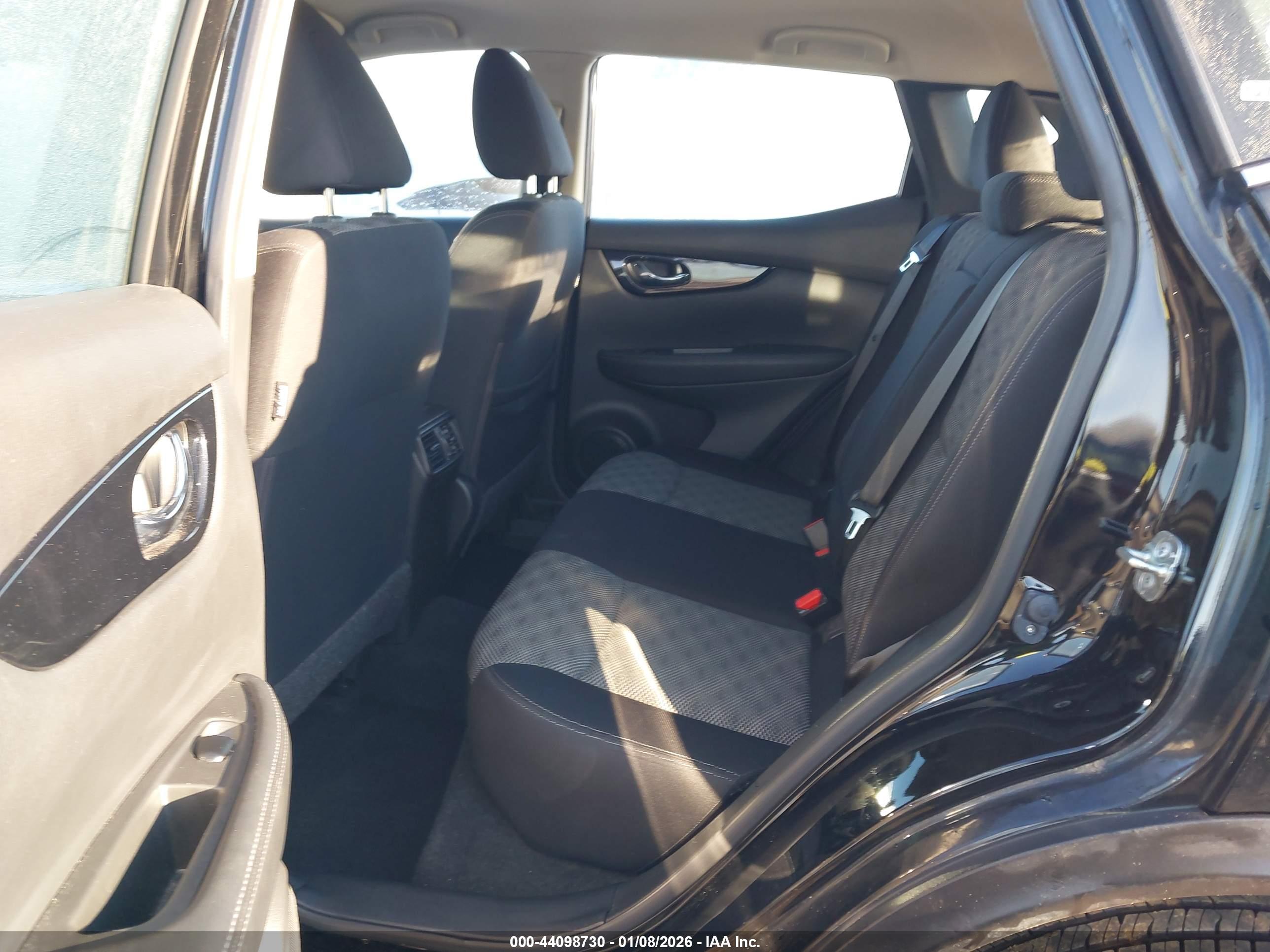 NISSAN ROGUE image 8