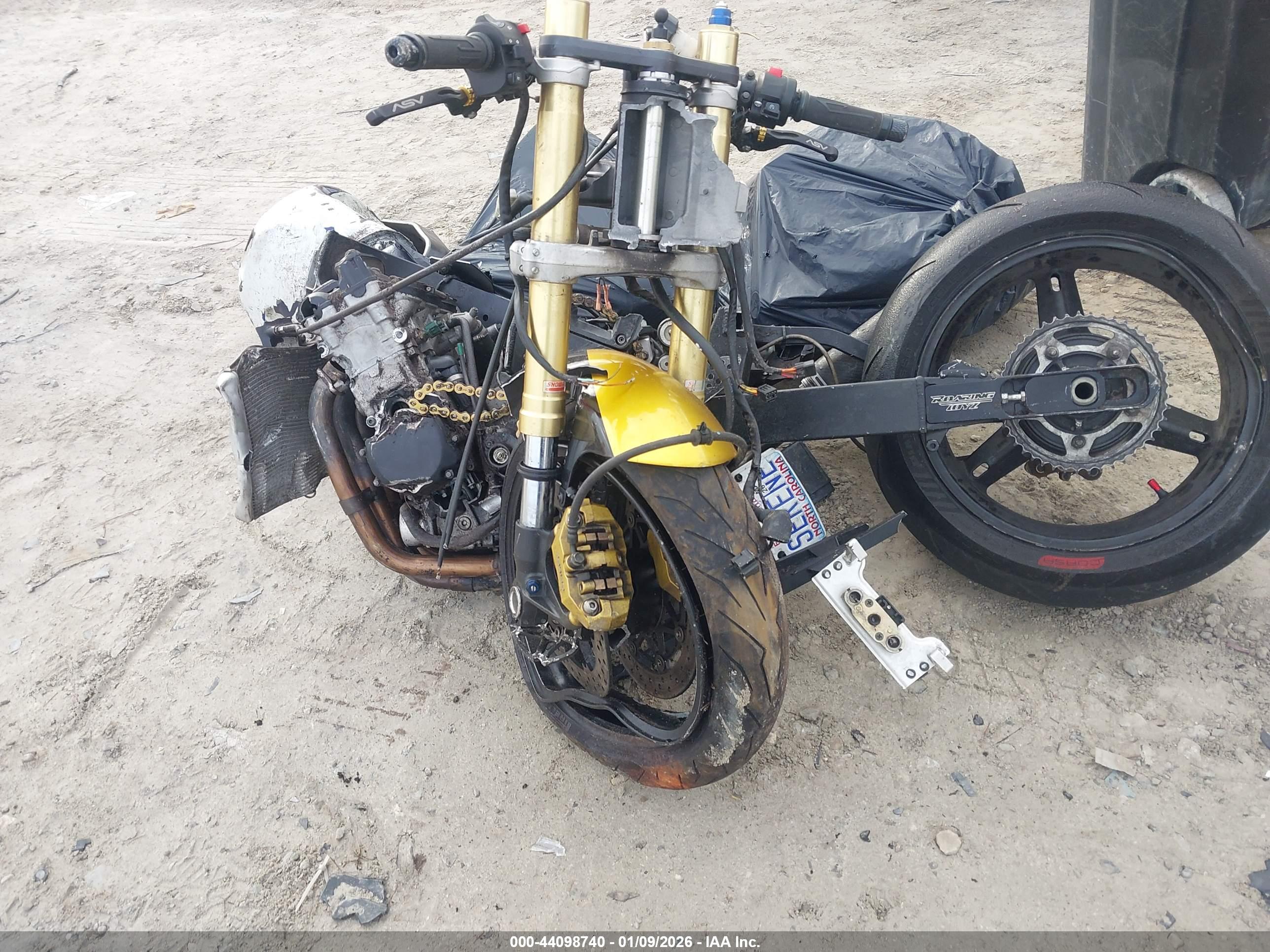 SUZUKI GSX-R750 image 5
