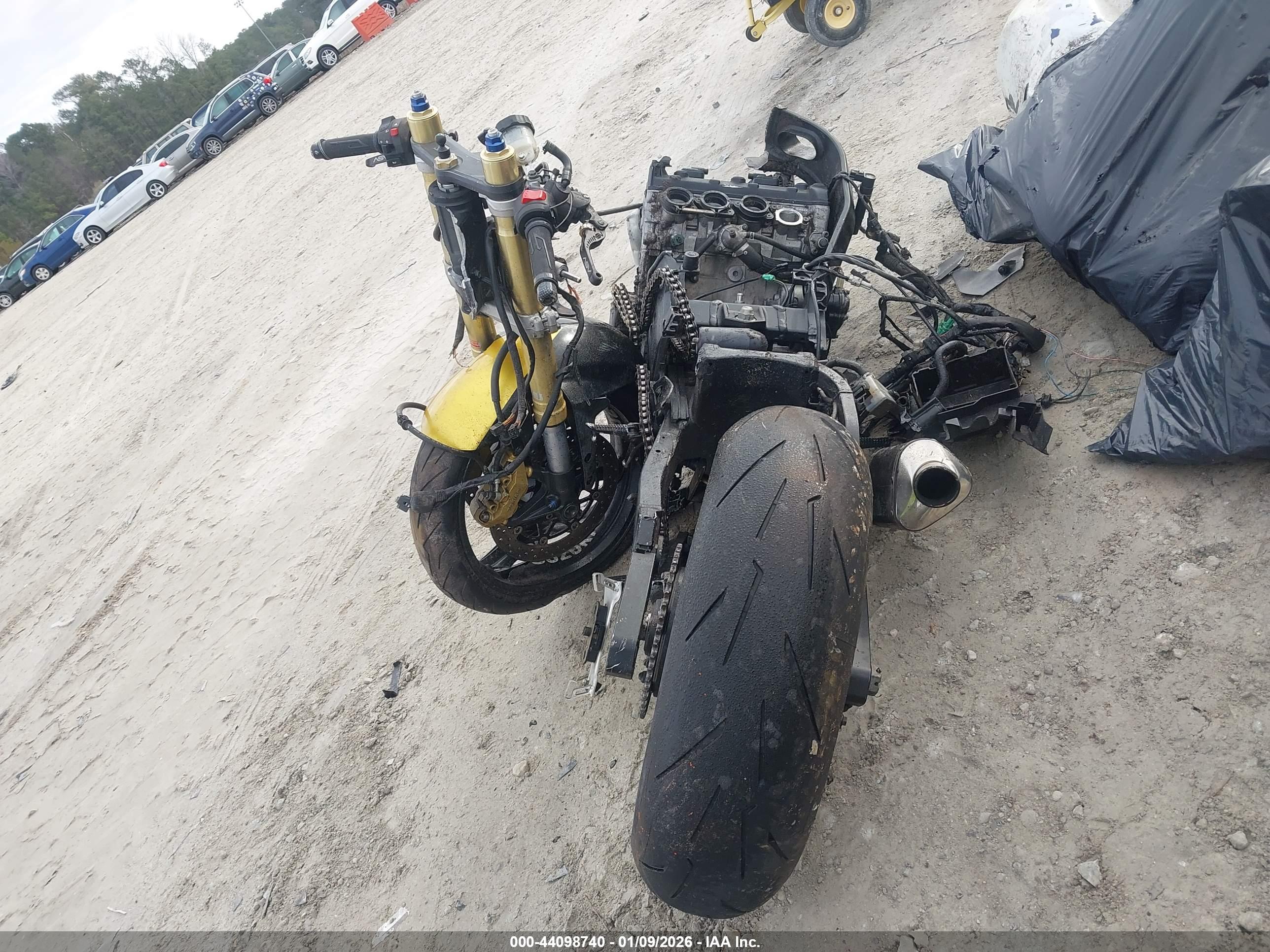 SUZUKI GSX-R750 image 6