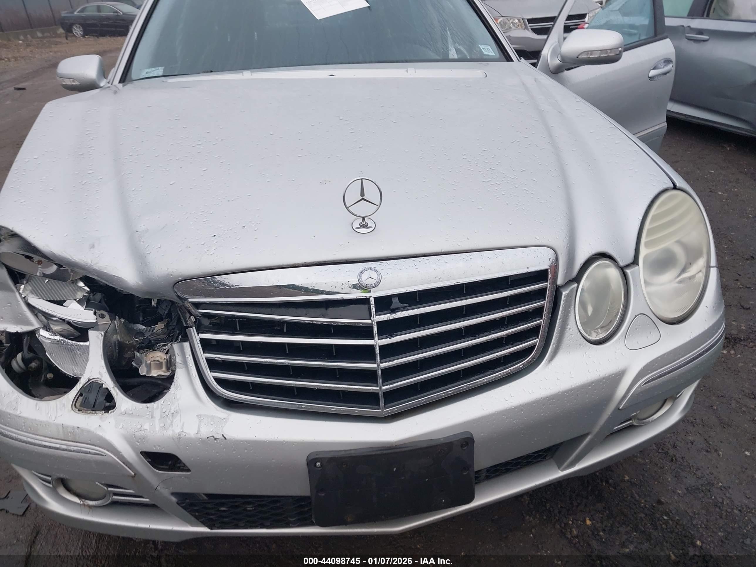 MERCEDES-BENZ E image 10
