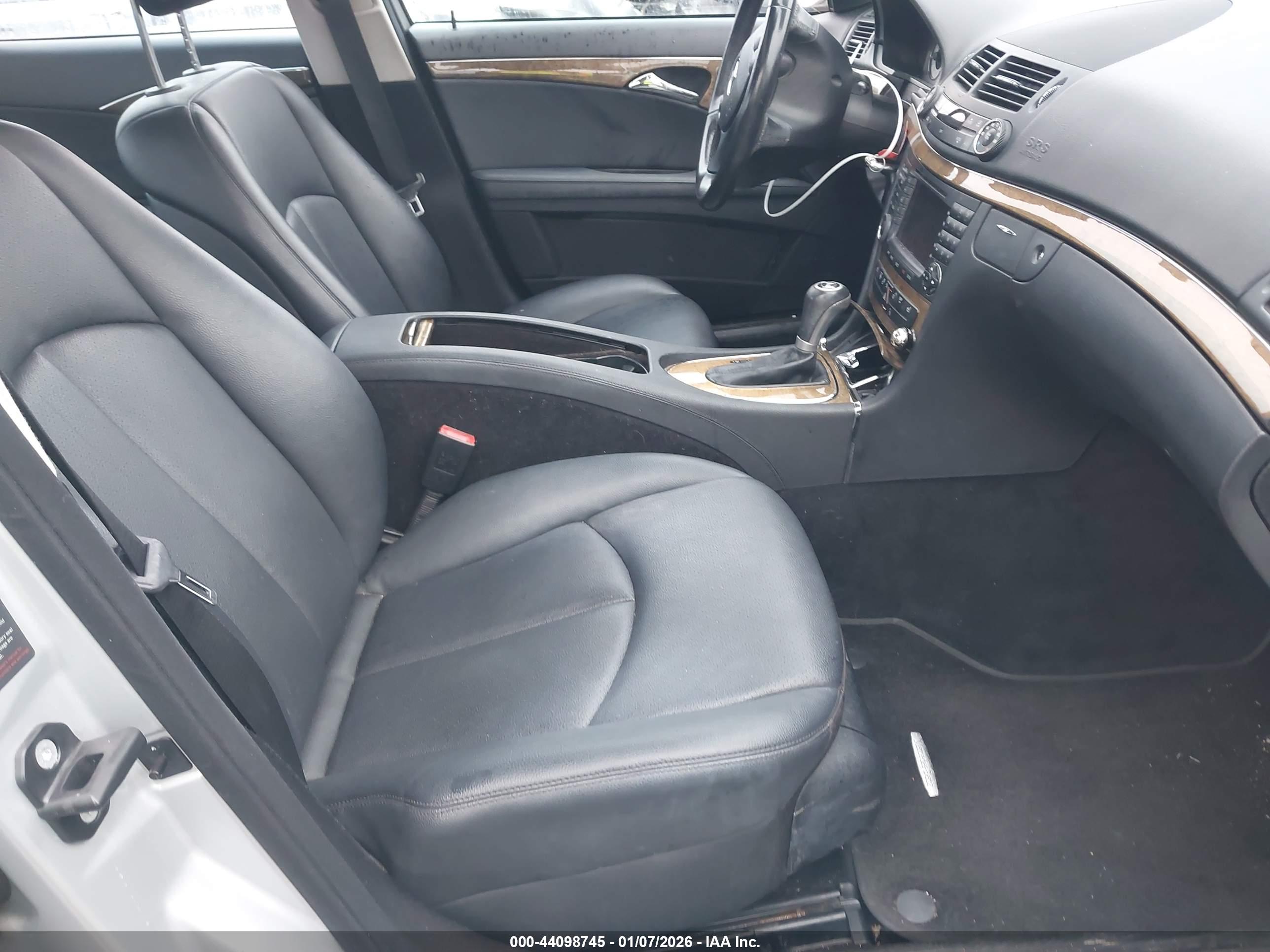 MERCEDES-BENZ E image 5