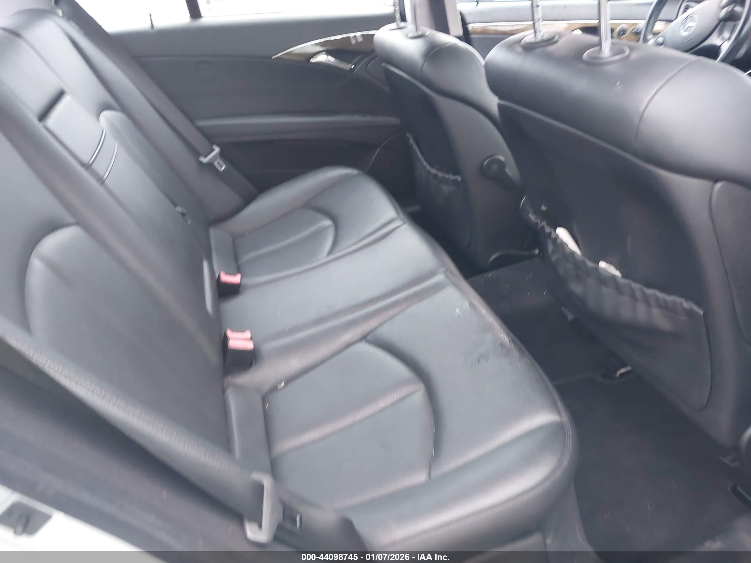 MERCEDES-BENZ E image 8