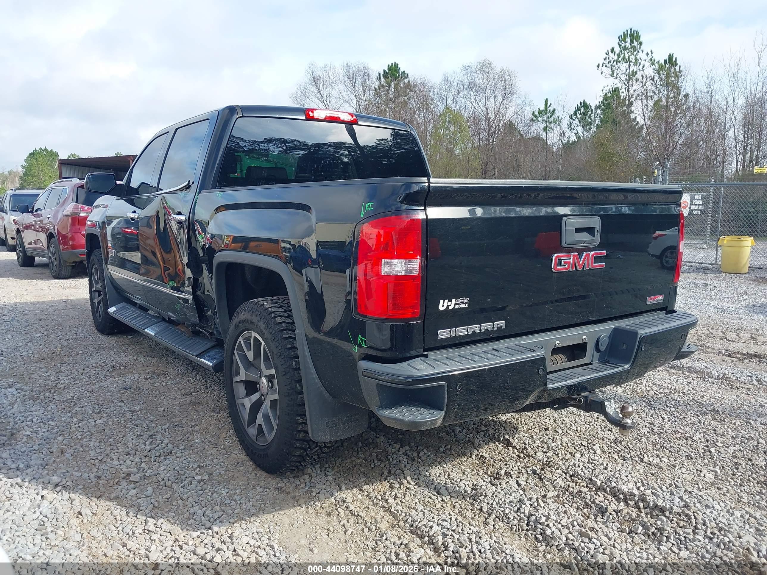 GMC SIERRA image 3