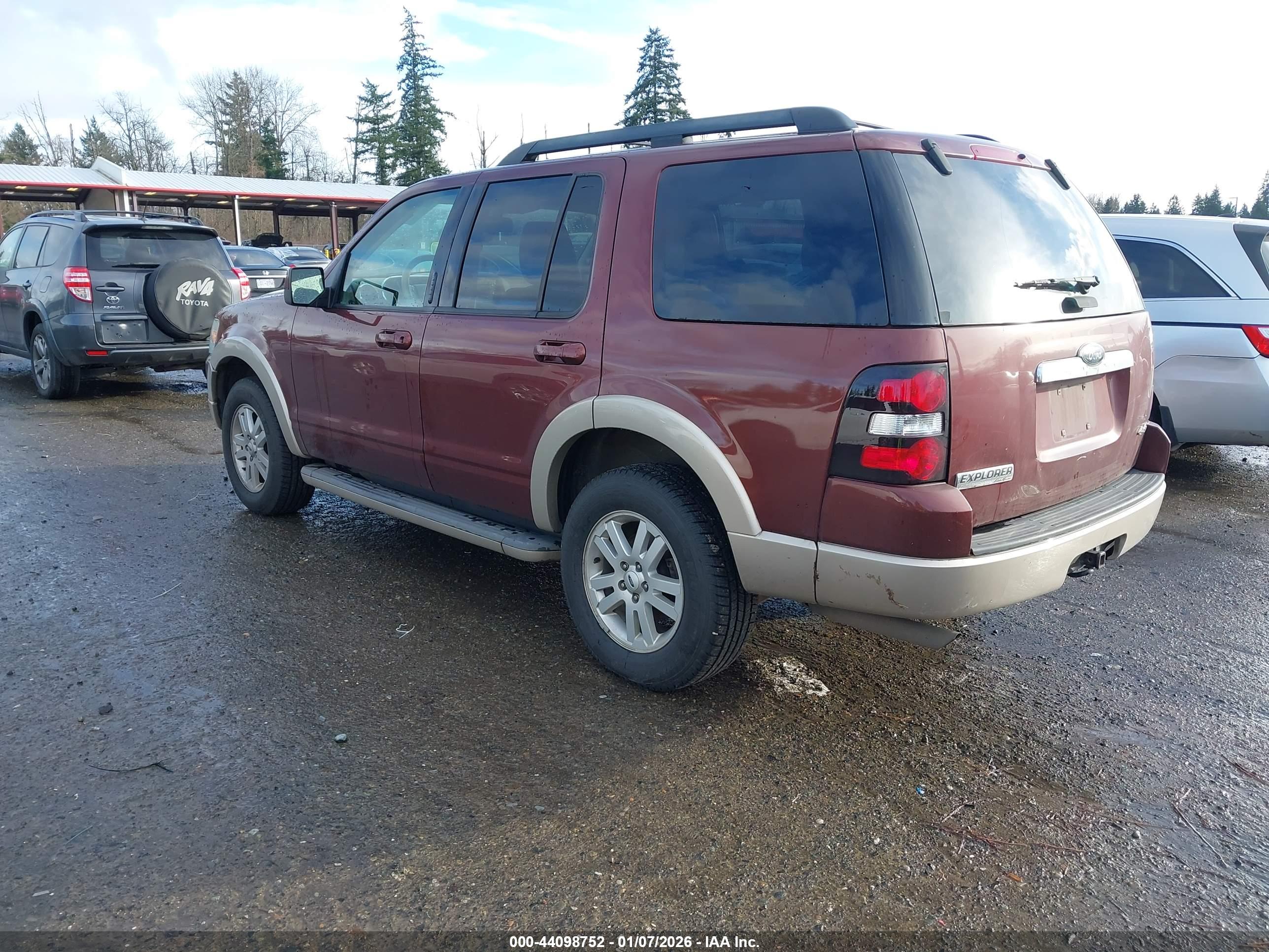 FORD EXPLORER image 3