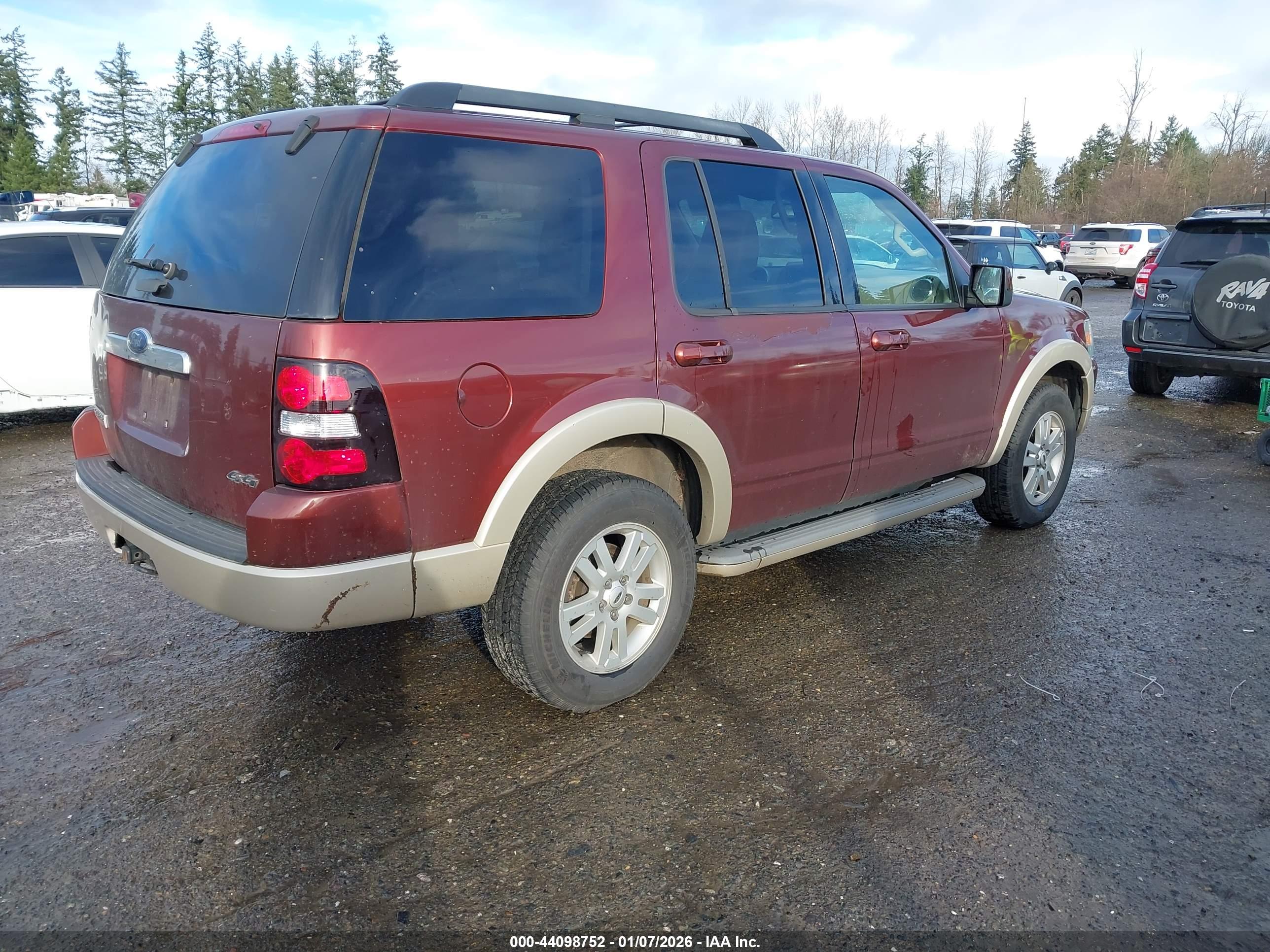 FORD EXPLORER image 4