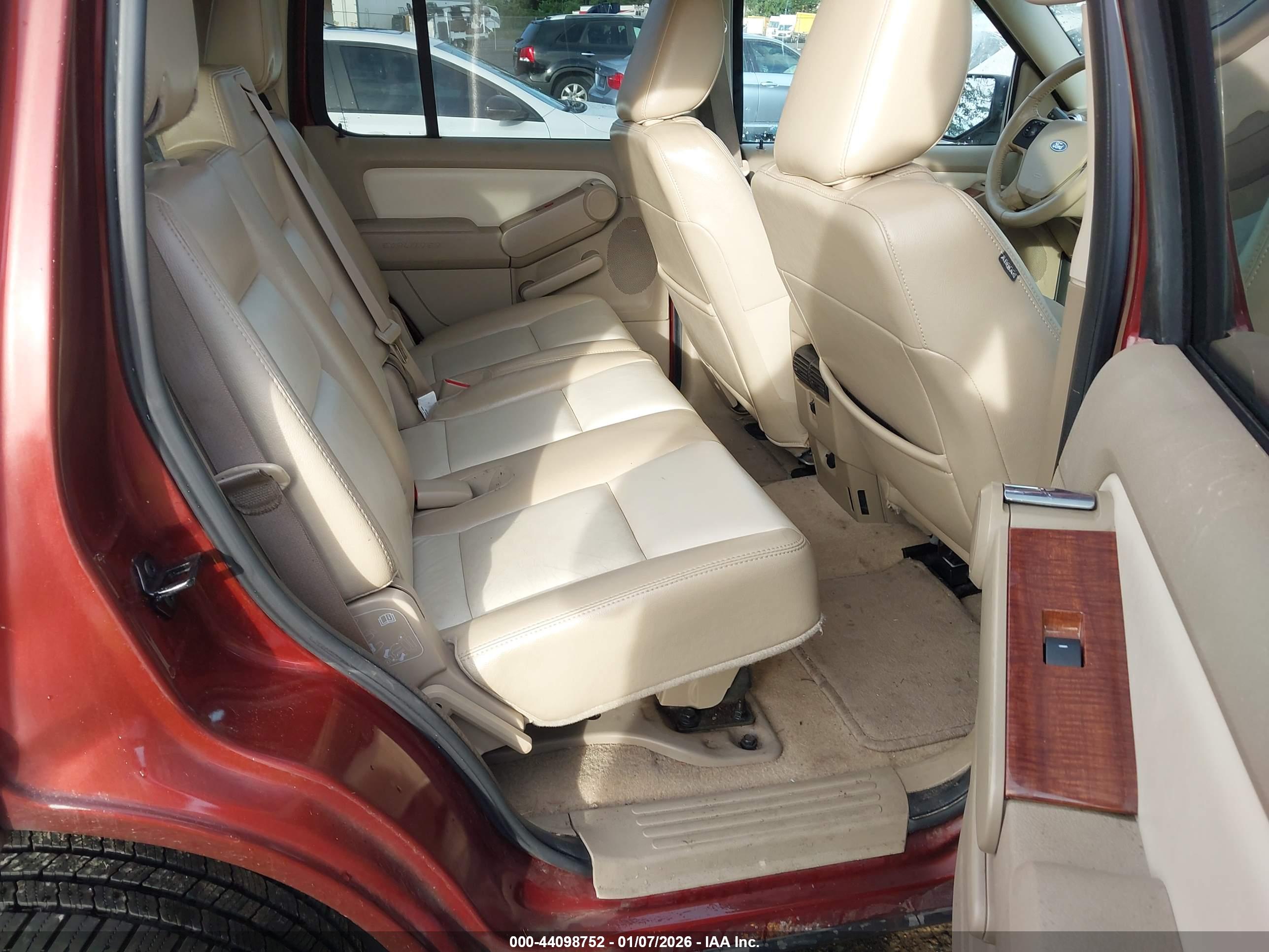 FORD EXPLORER image 8